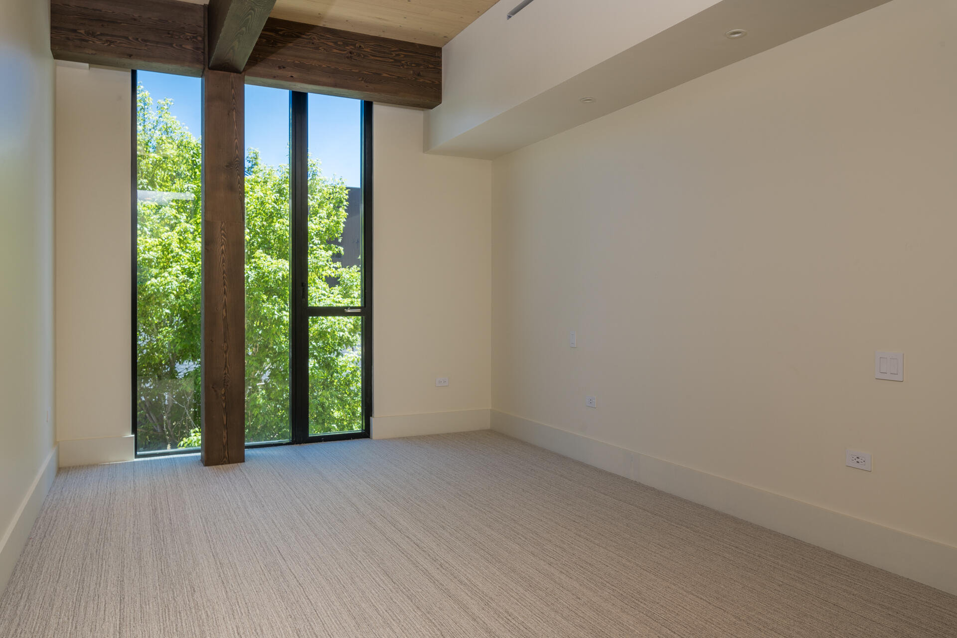 100 Fourth St W Property Photo 21