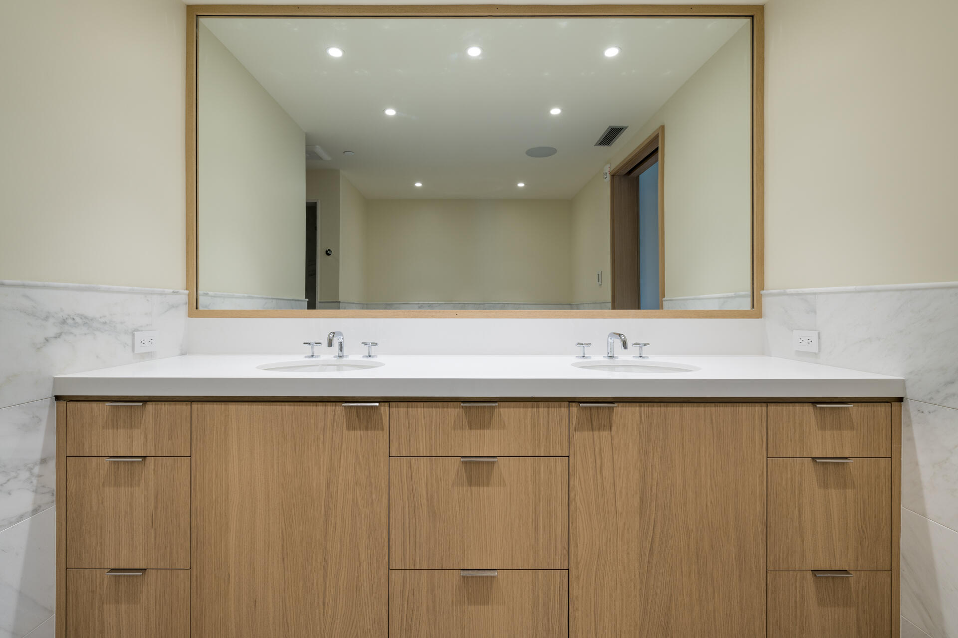 100 Fourth St W Property Photo 24