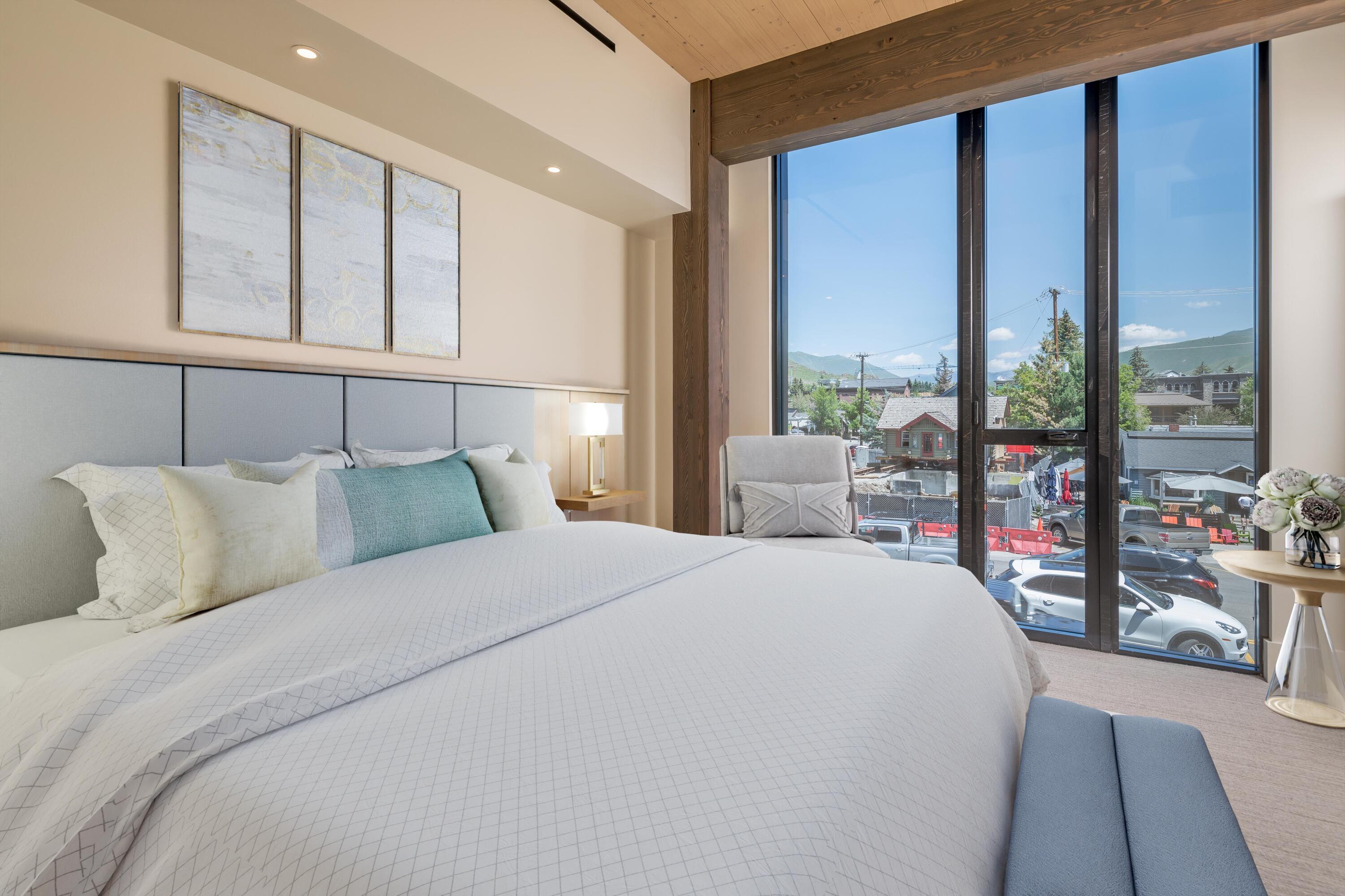 100 Fourth St W Property Photo 28