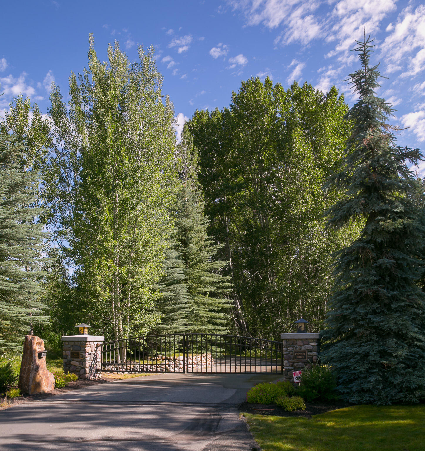 100 Rainbow Bend Rd Rural County Property Photo 54