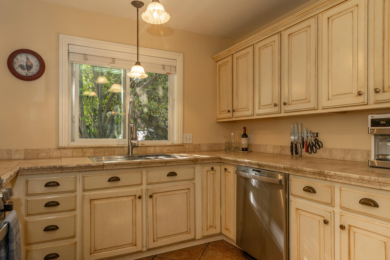 530 Eureka Dr Property Photo 11