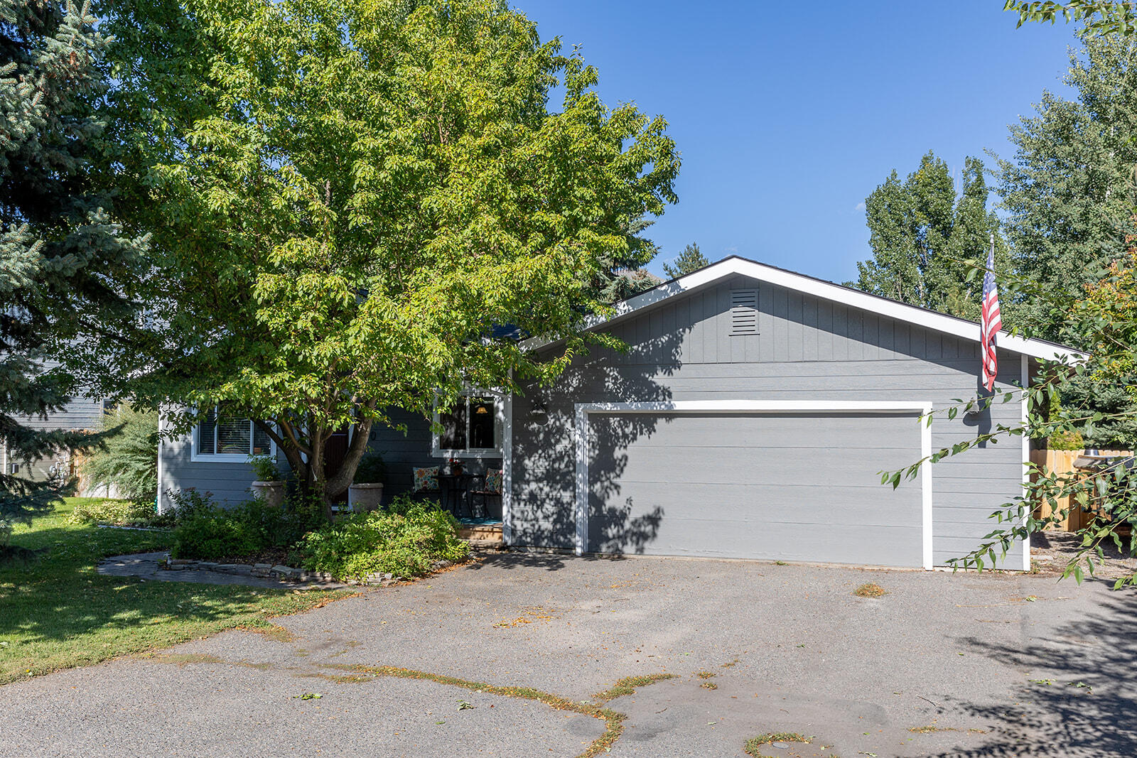 530 Eureka Dr Property Photo 28