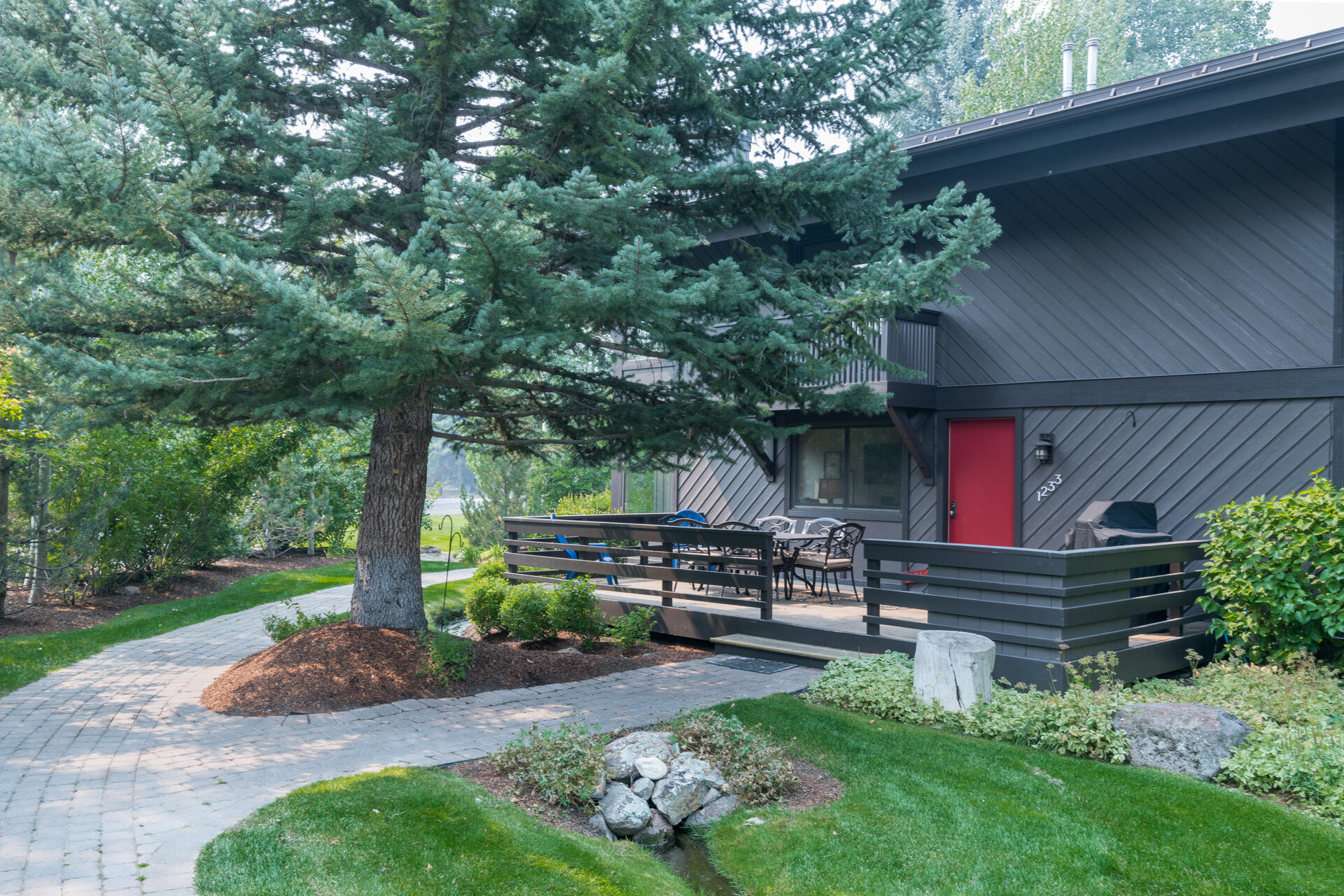 1233 Villager Condo Dr Property Photo 14