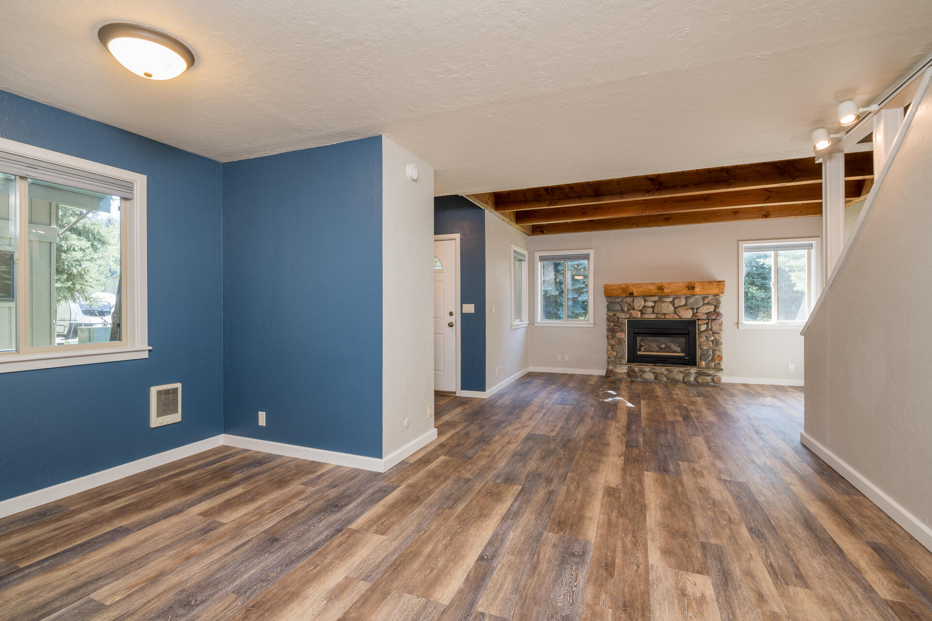 108 Pinewood Lane Property Photo 6