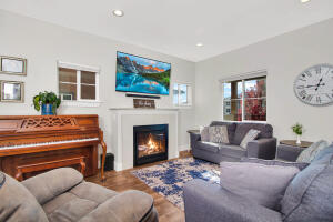 2452 Shenandoah Dr Property Photo 3