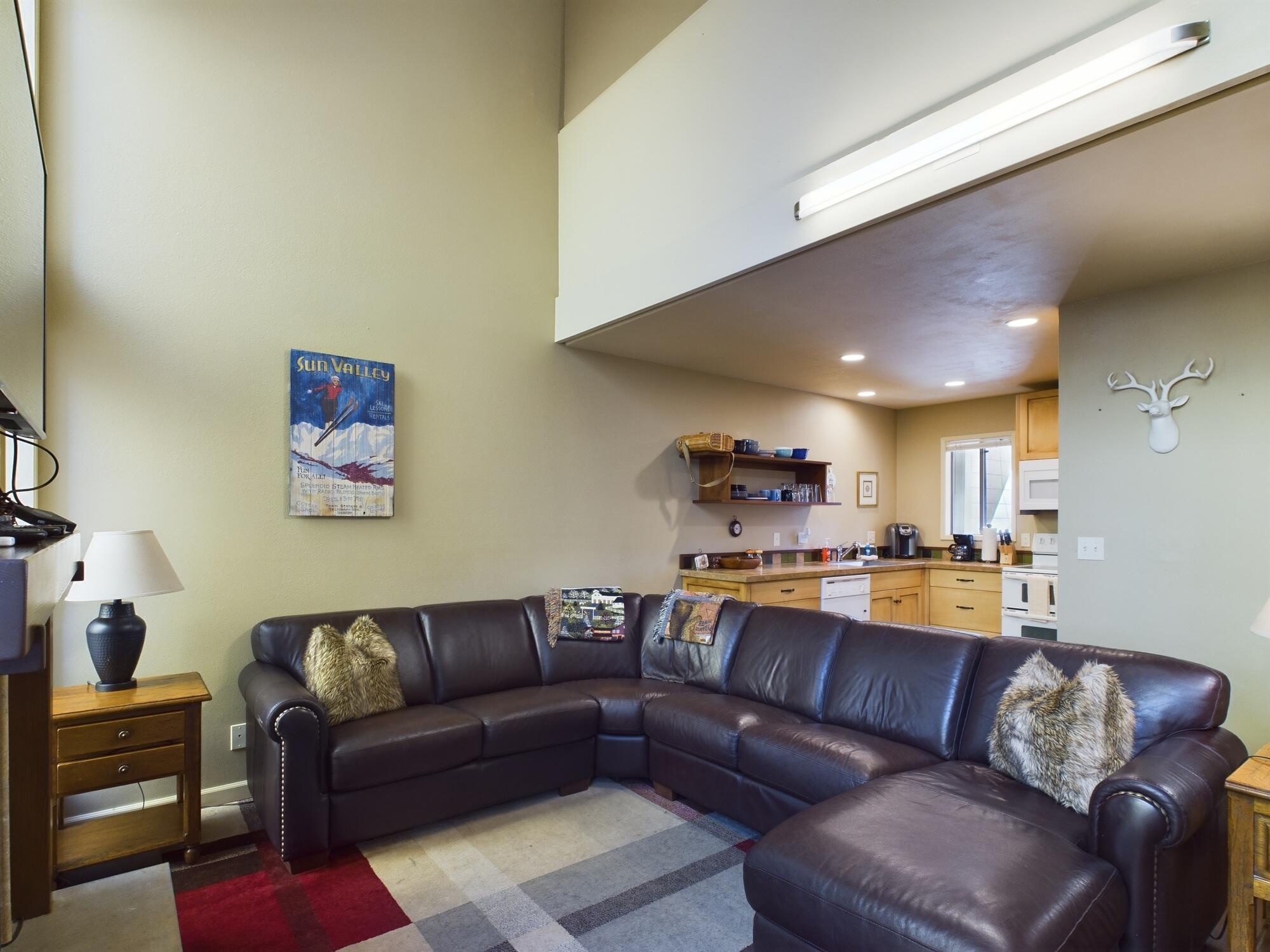 2422 Indian Springs Condo Dr Property Photo 1