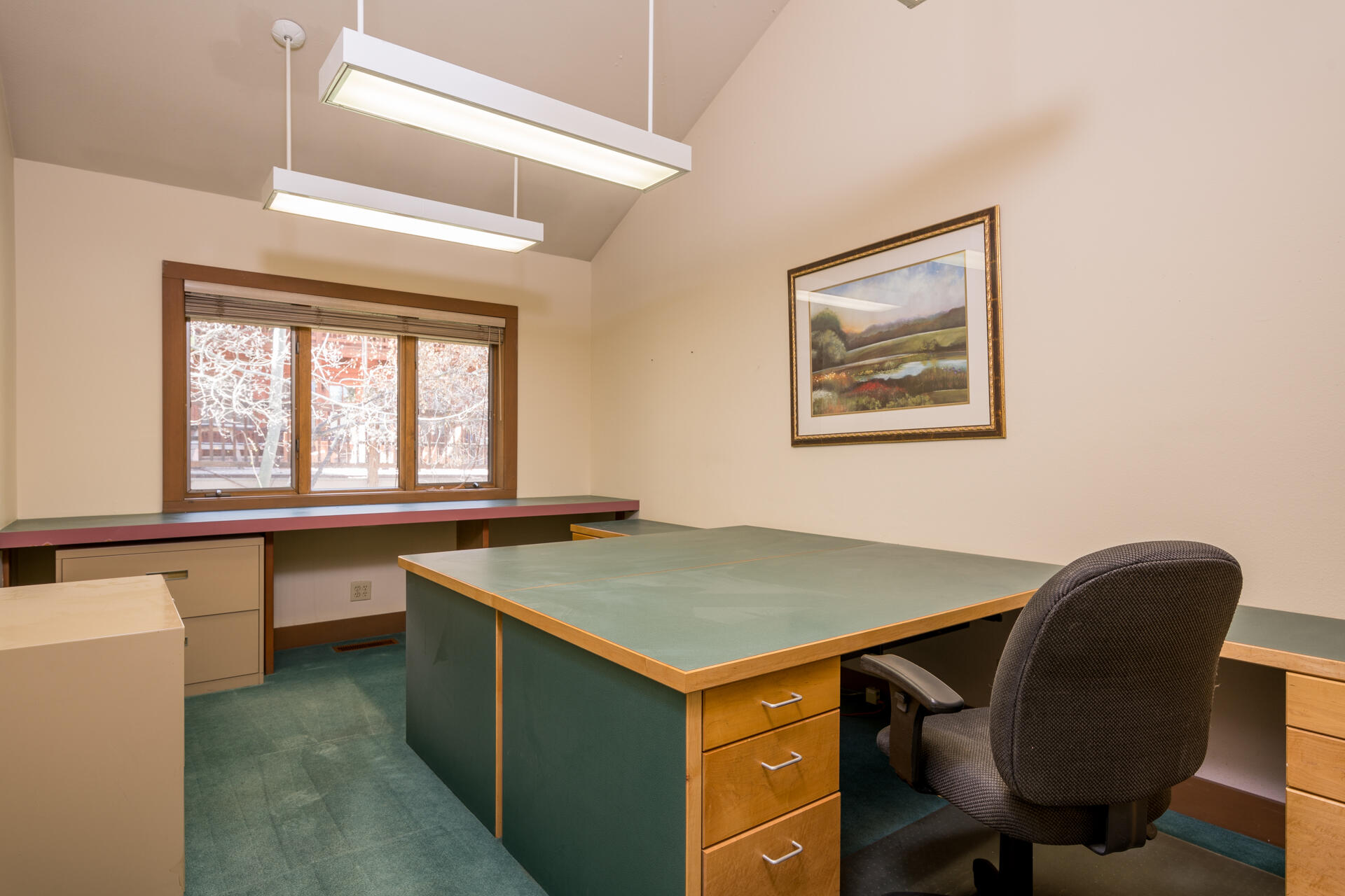 171 W 6th St Property Photo 5