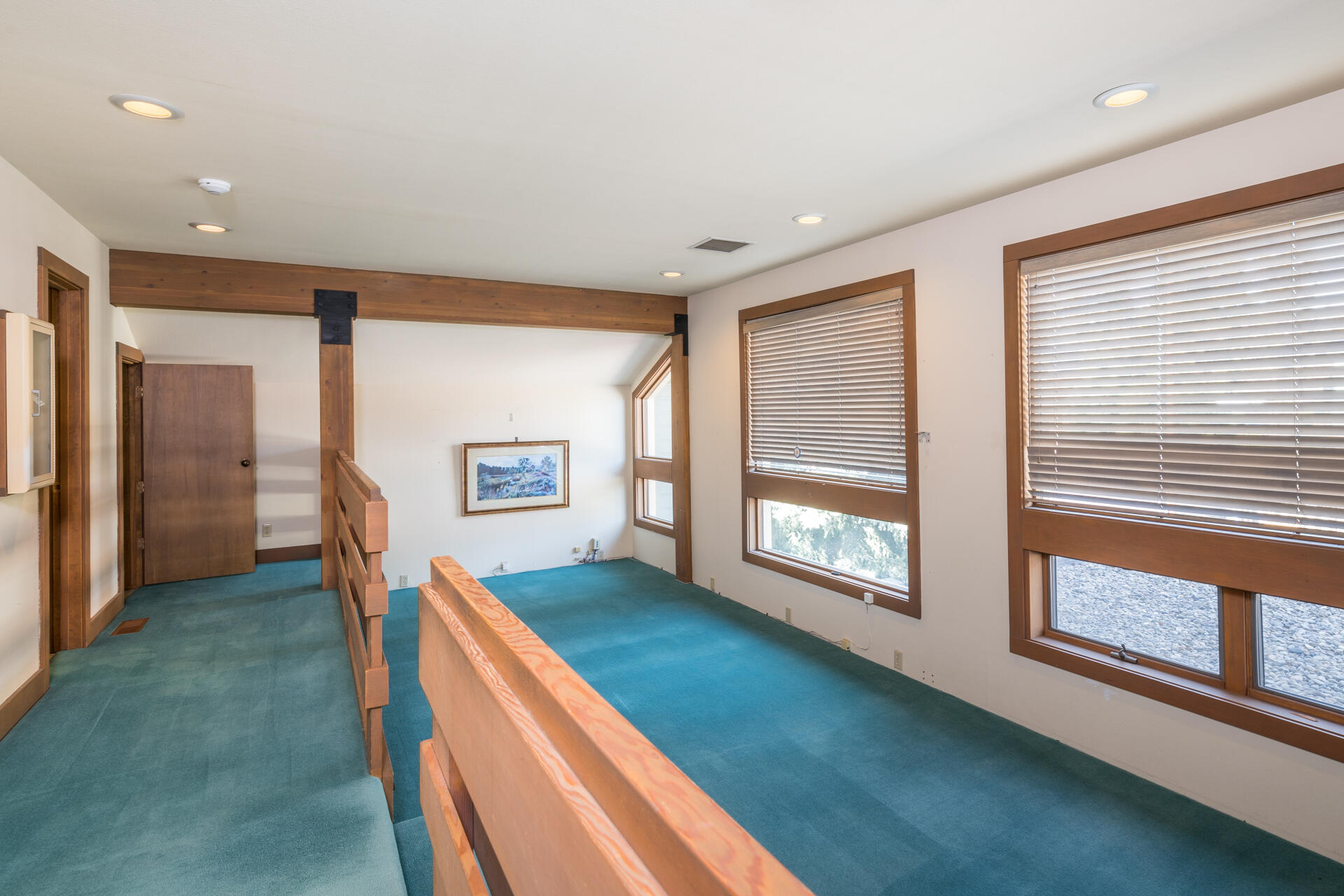 171 W 6th St Property Photo 9