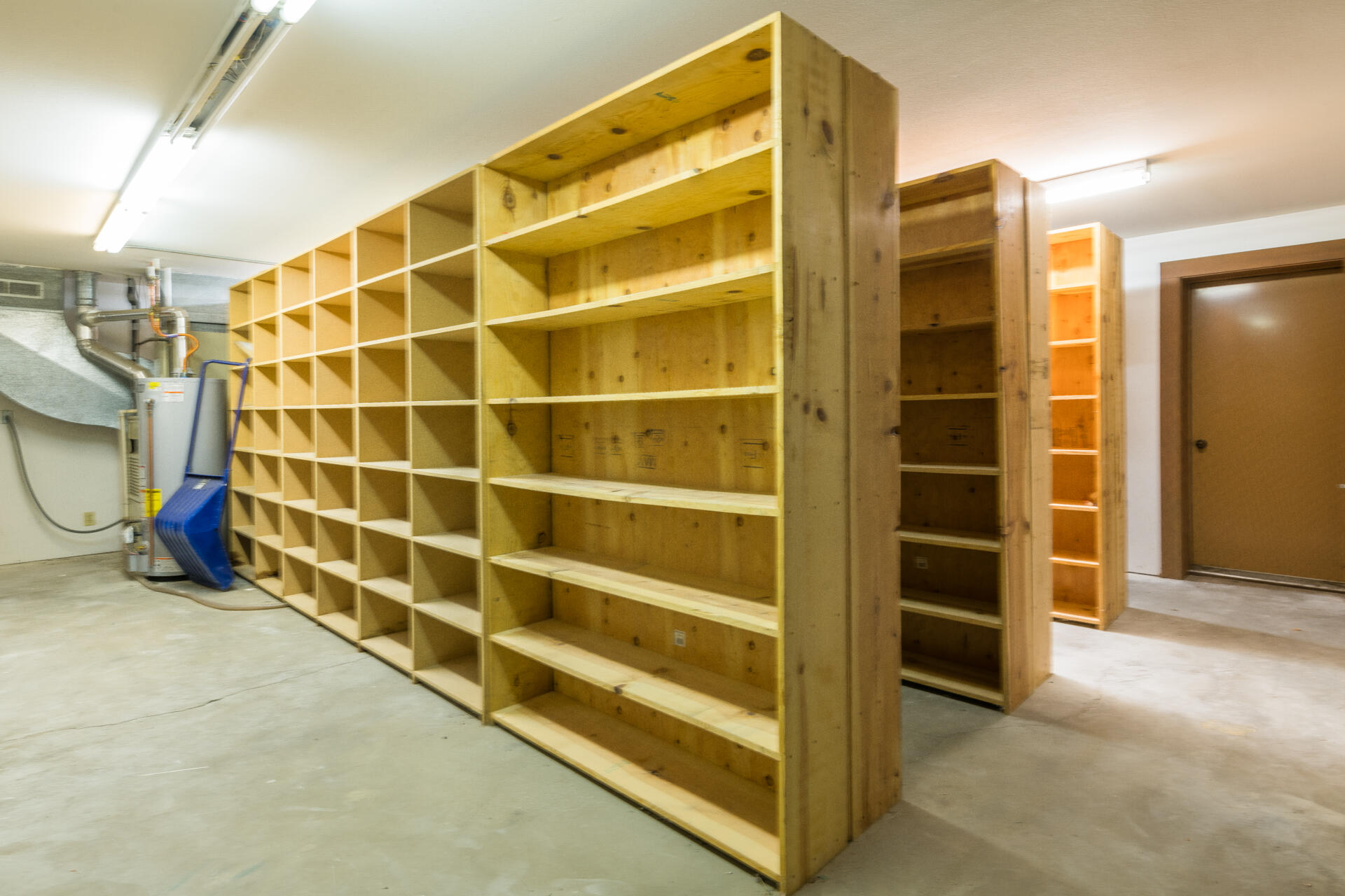 171 W 6th St Property Photo 12