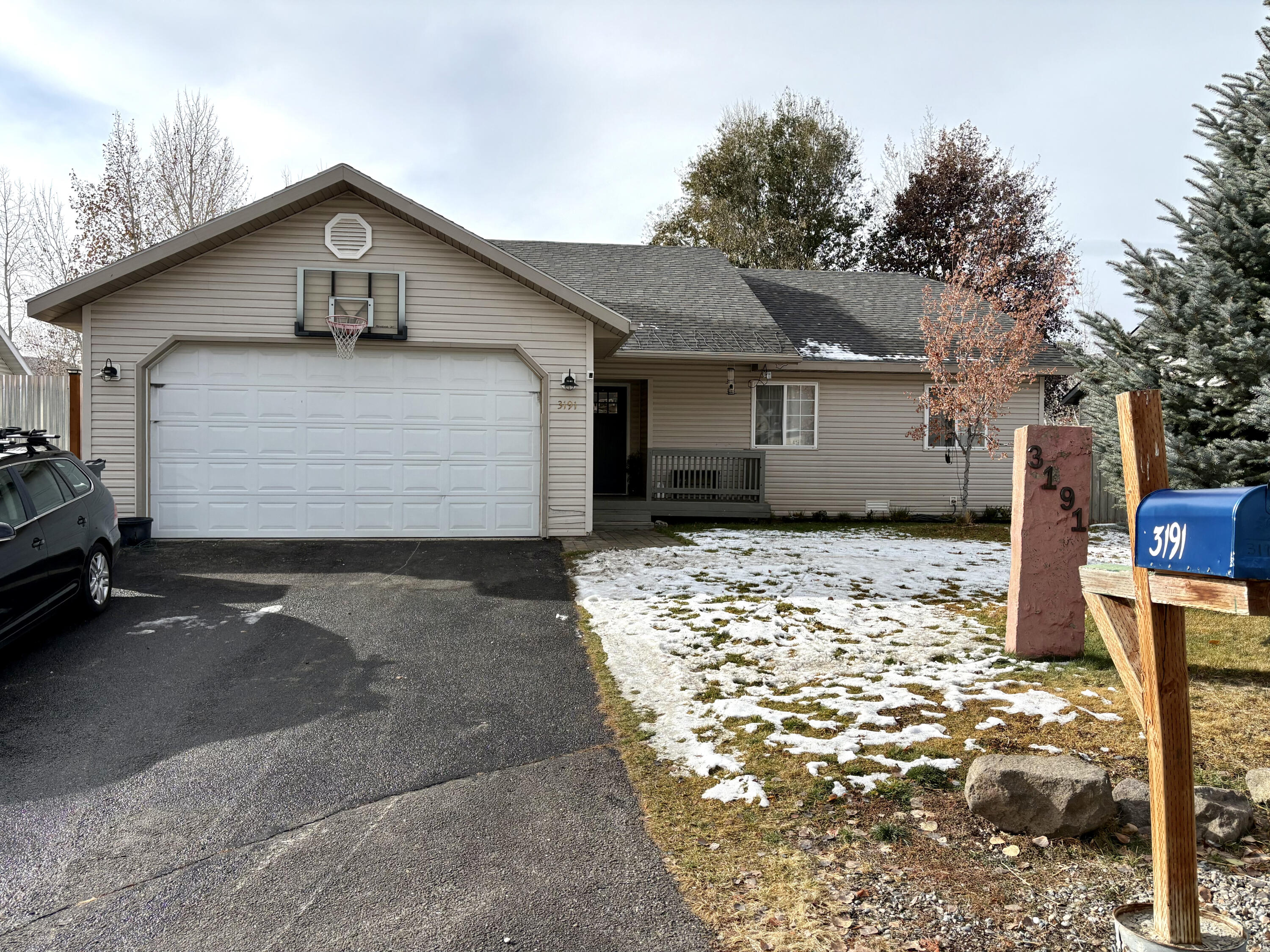 3191 Mountain Ash Dr Property Photo 1