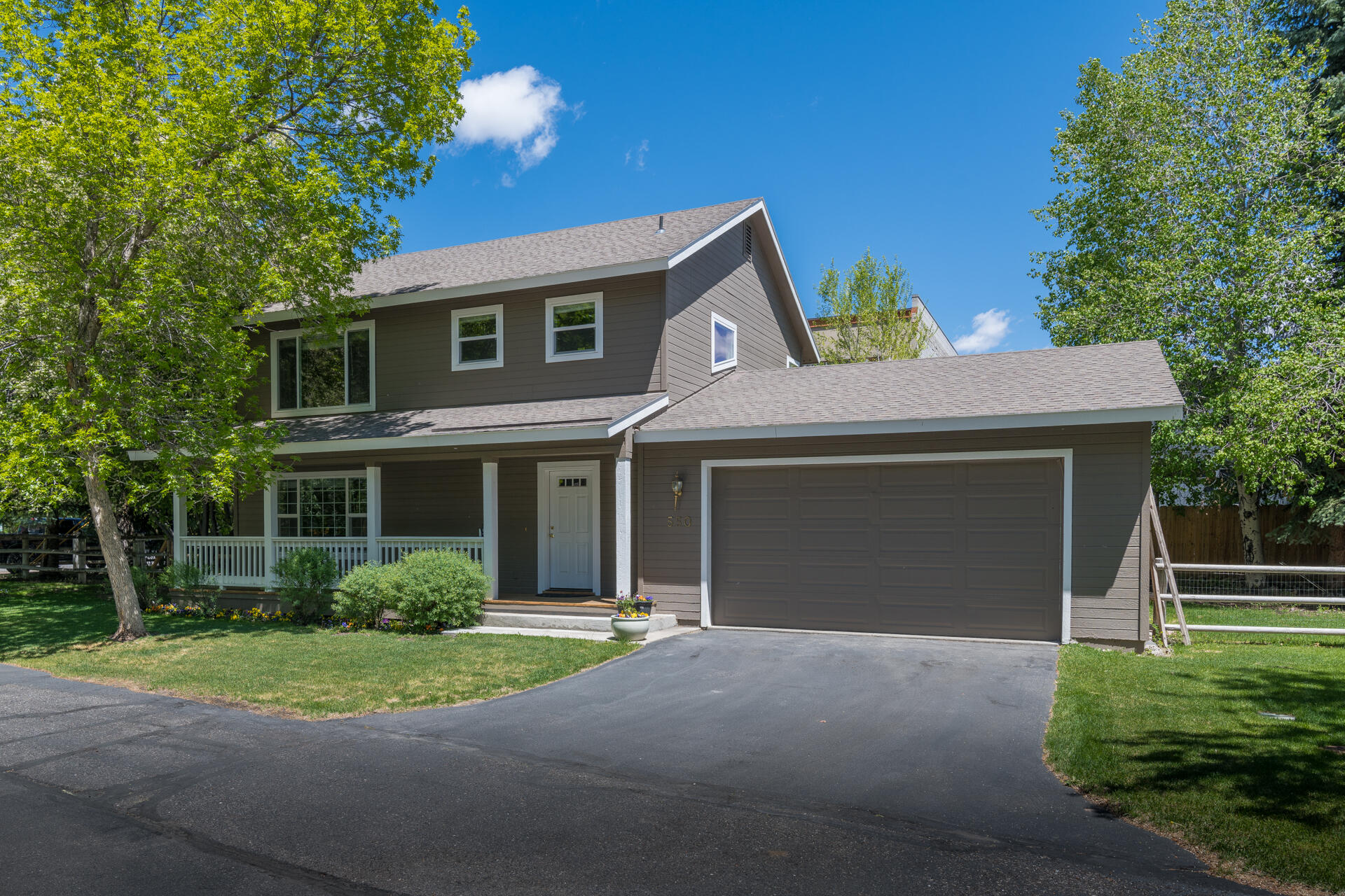 550 Calumet Way Property Photo 1