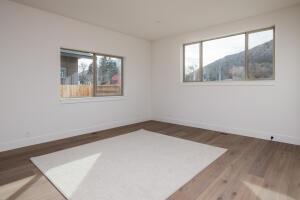 711 N 2nd Ave Property Photo 10