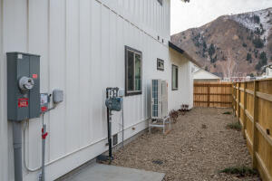 711 N 2nd Ave Property Photo 32