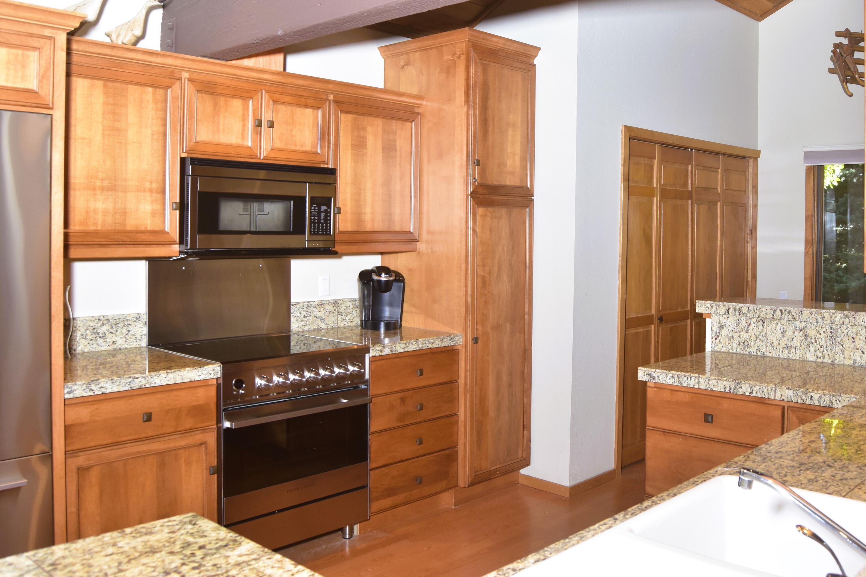 2752 Sunburst Condo Dr 2752 Property Photo 19