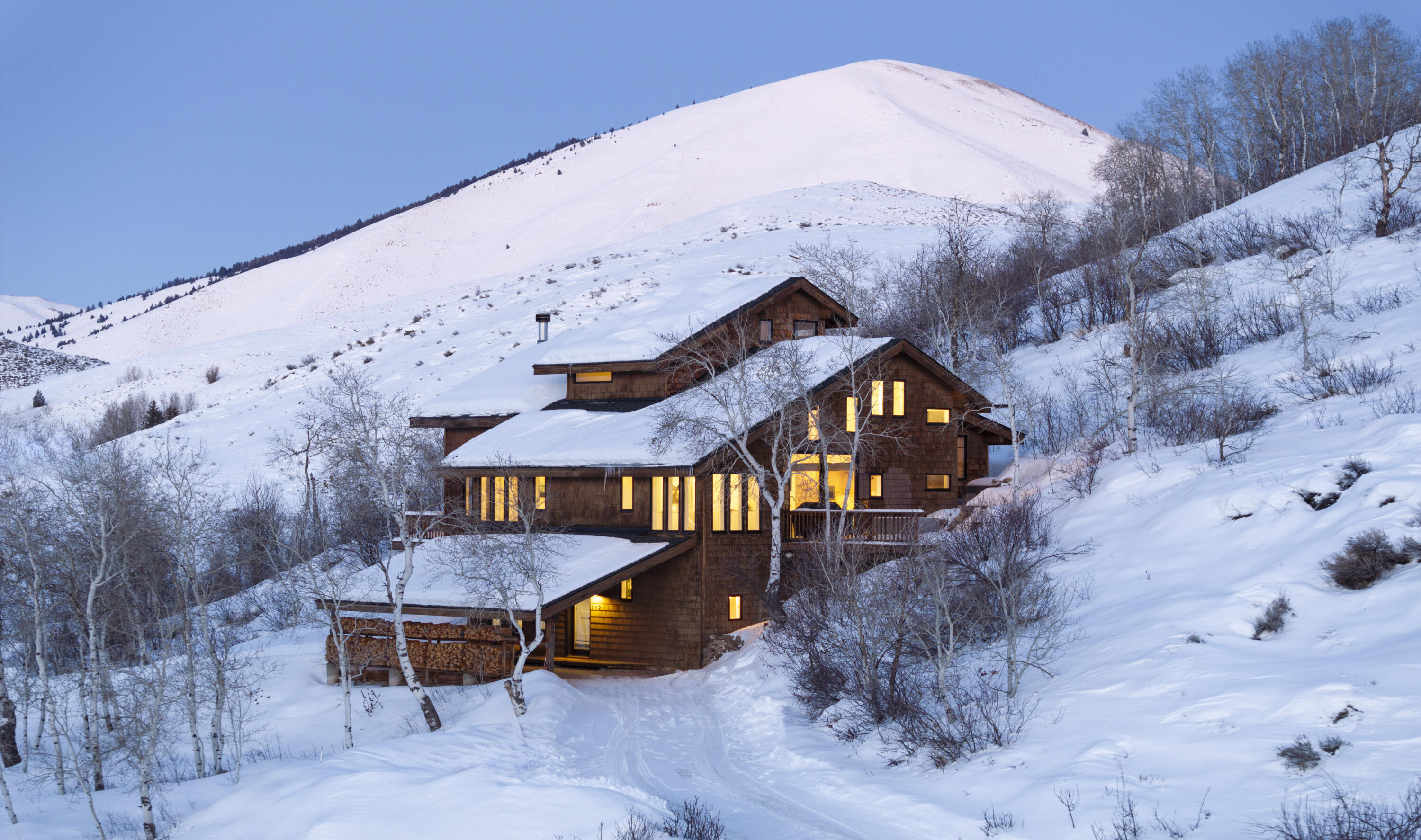 142 Indian Creek Rd Property Photo 2