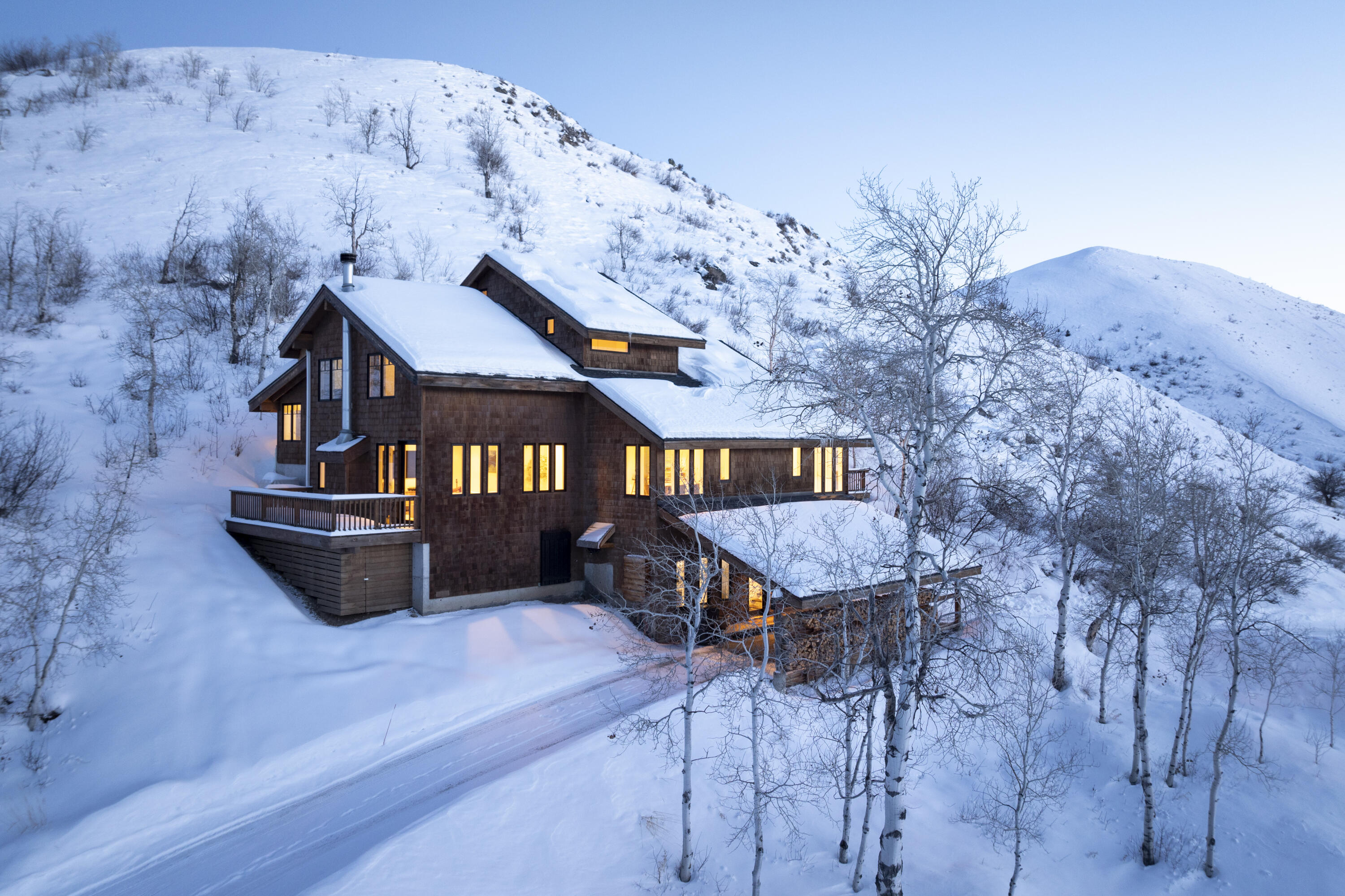 142 Indian Creek Rd Property Photo 3