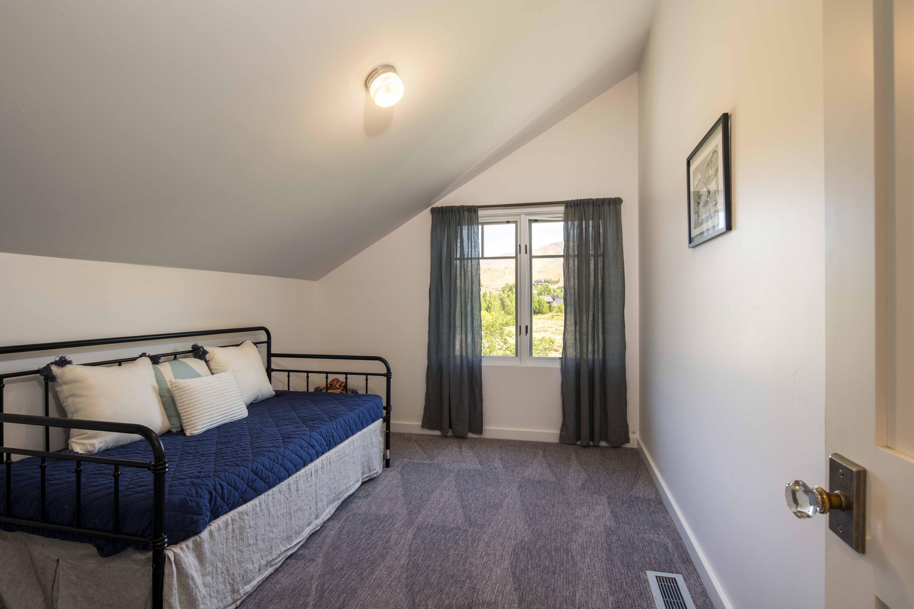 142 Indian Creek Rd Property Photo 33