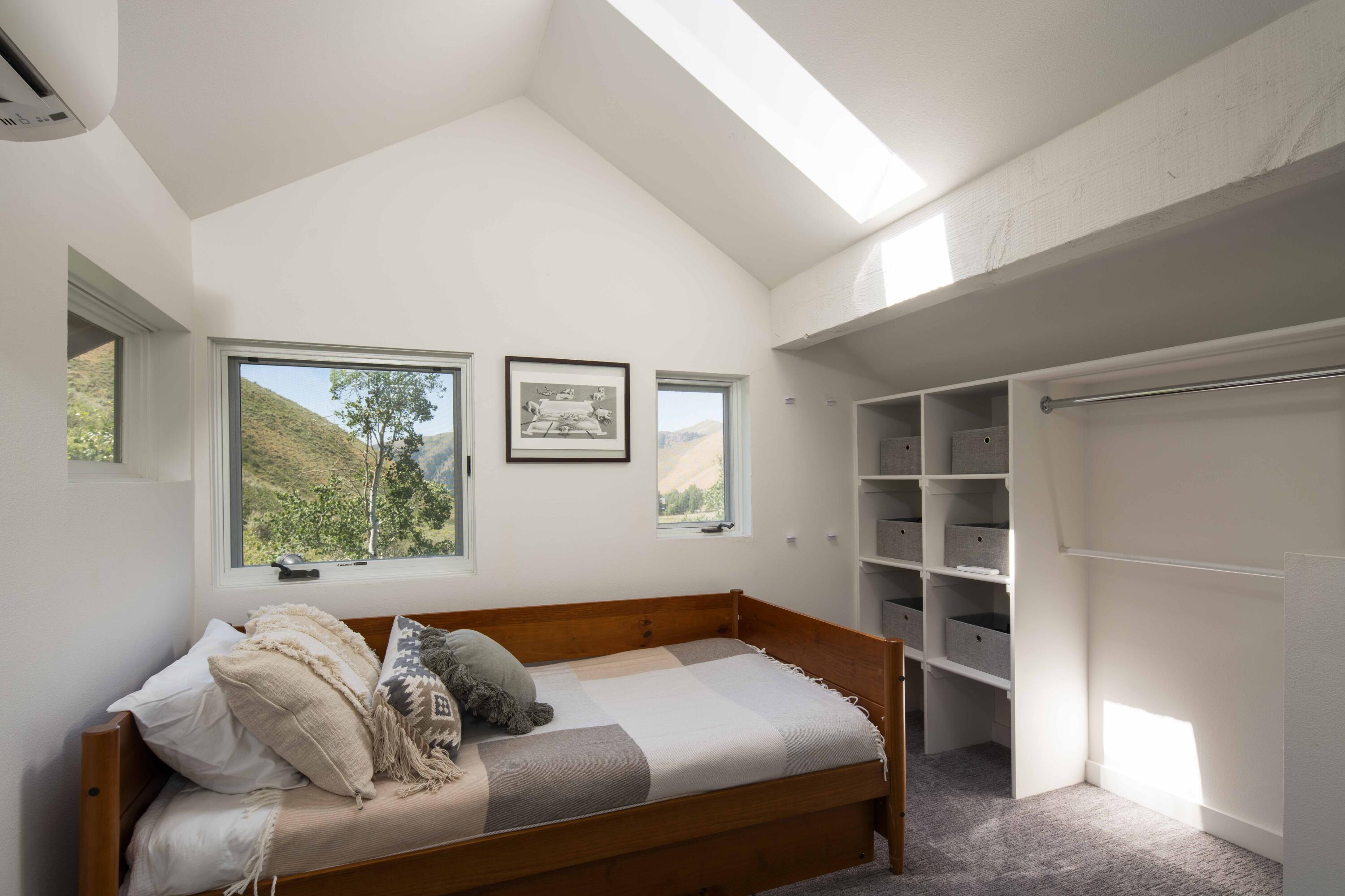 142 Indian Creek Rd Property Photo 35