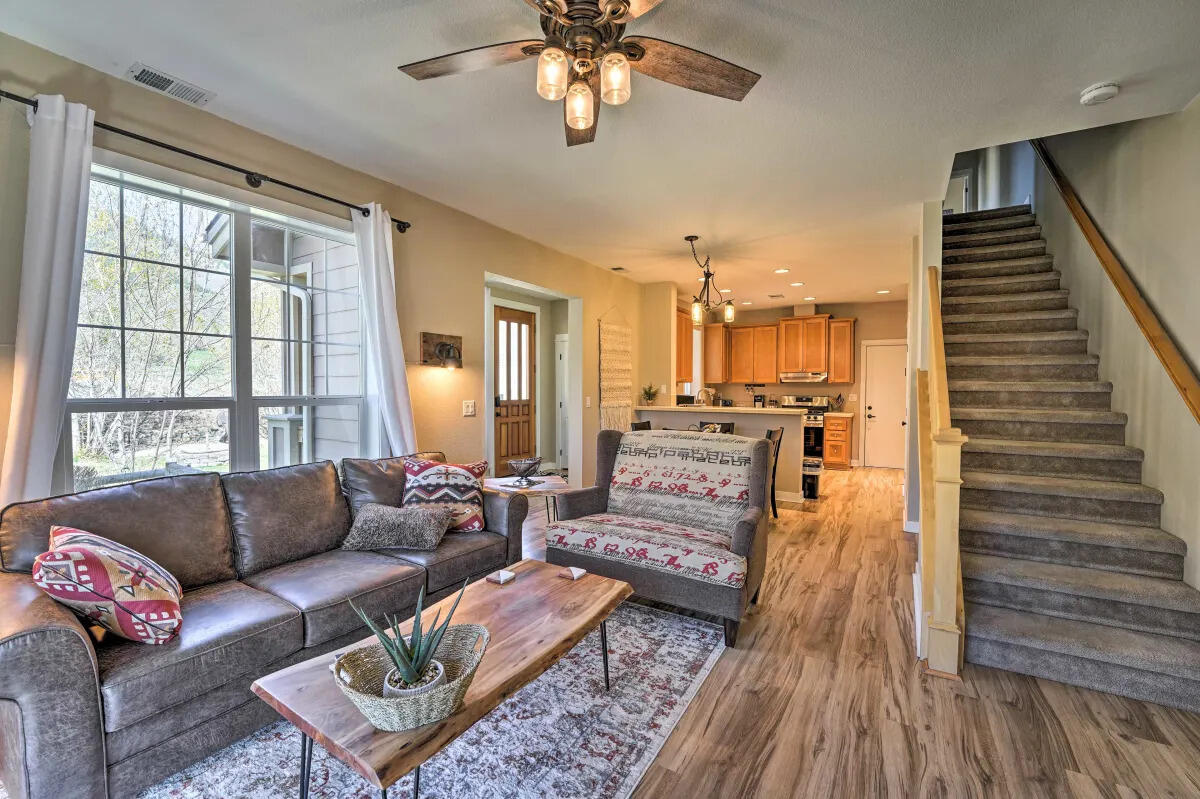 270 Durrance St Property Photo