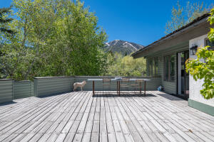 591 N Walnut Ave Property Photo 9