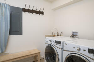 591 N Walnut Ave Property Photo 24