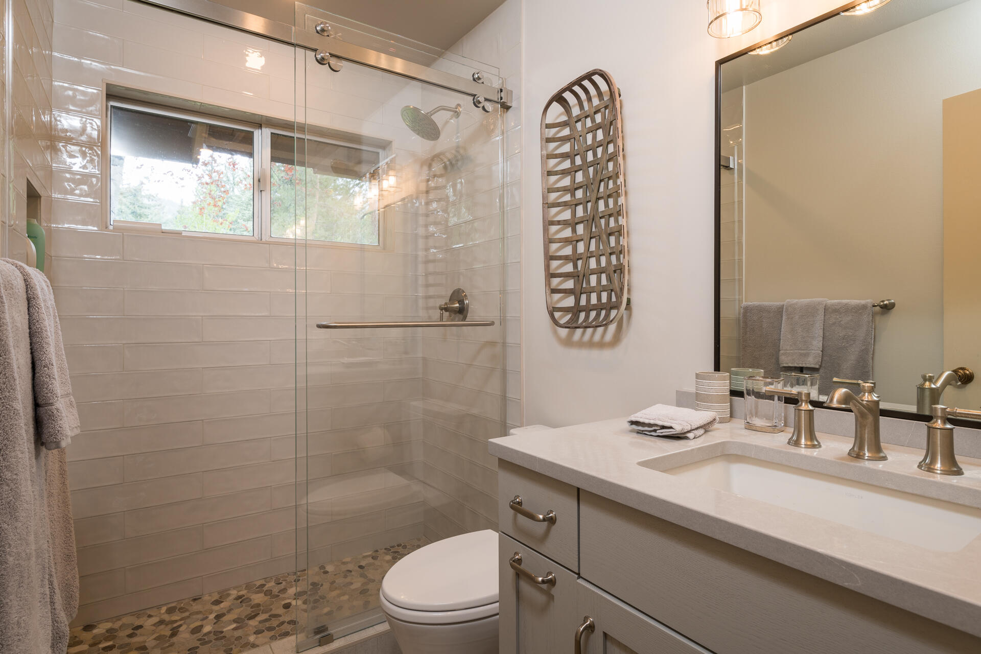 101 Sutton Pl Property Photo 15
