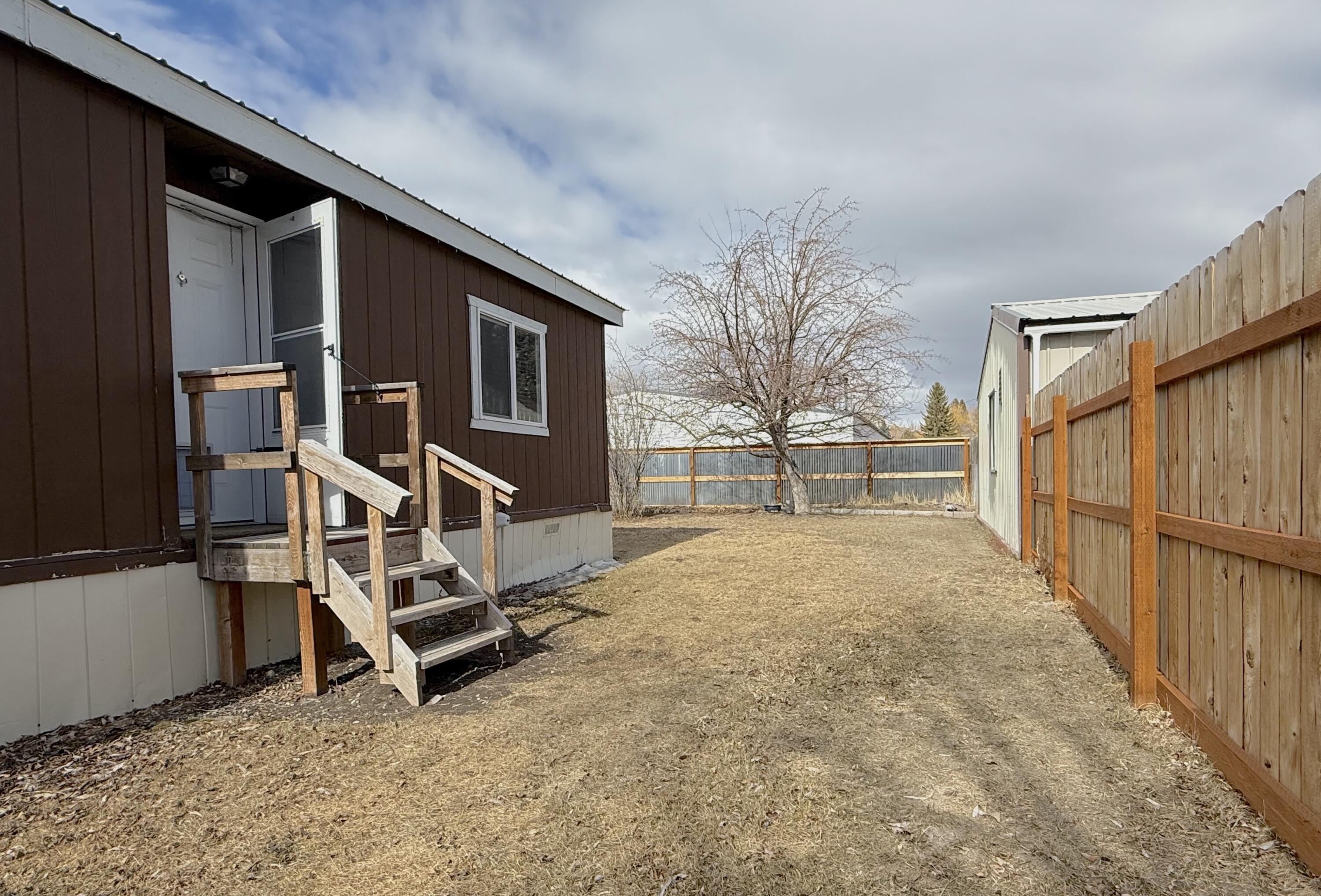 502 Artemesia S Property Photo 6