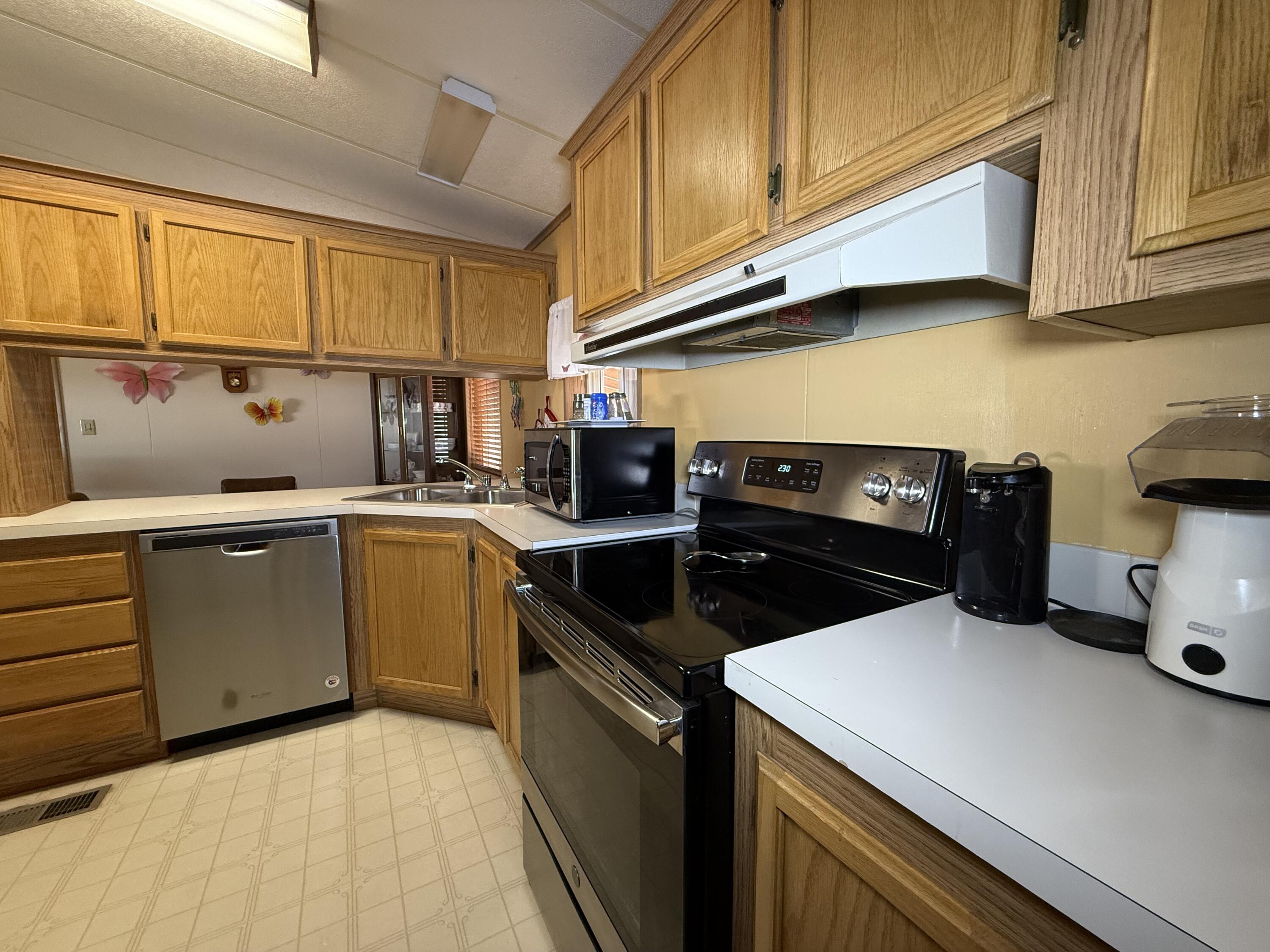 502 Artemesia S Property Photo 8