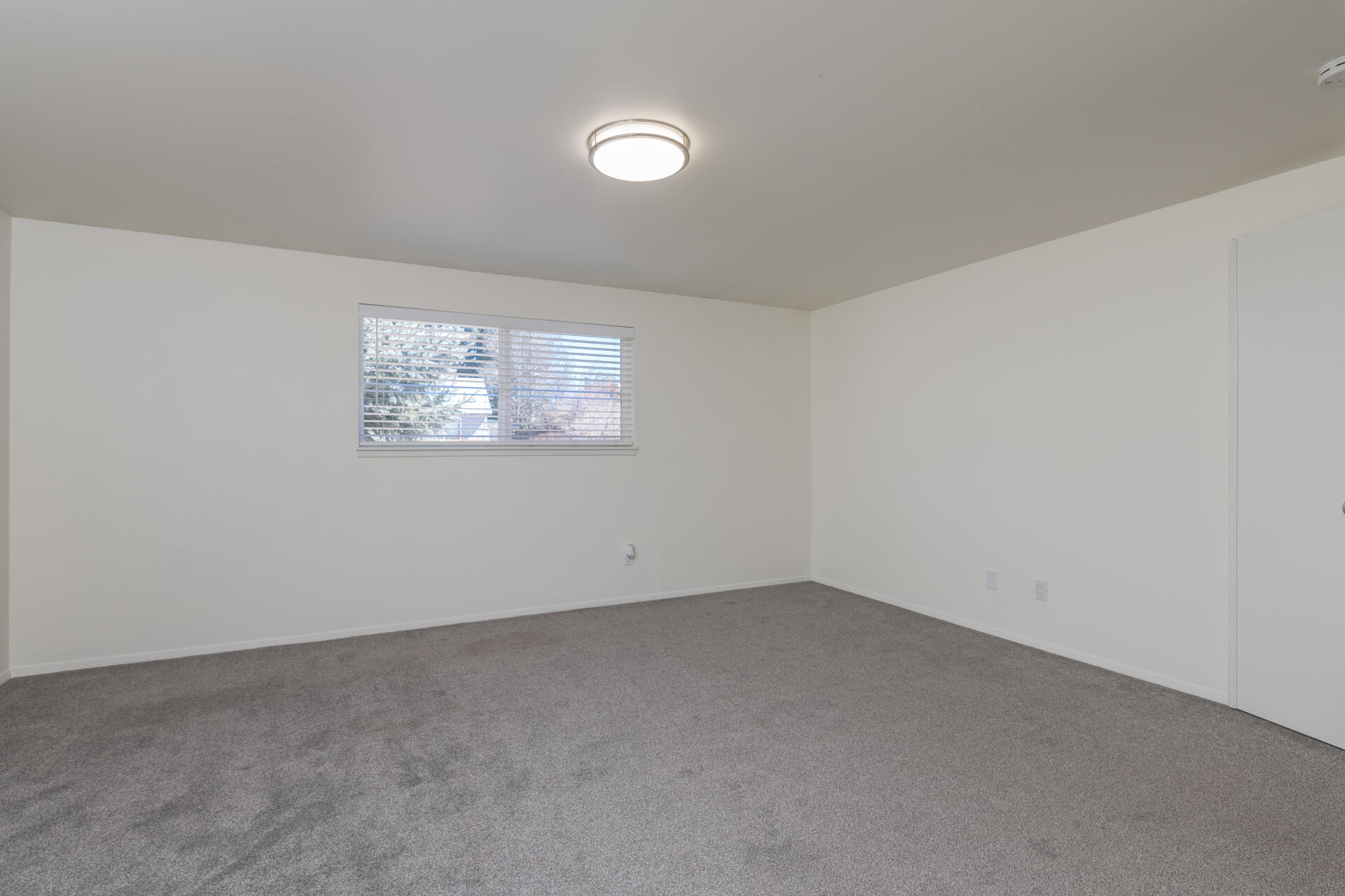 300 S 4th St Property Photo 11
