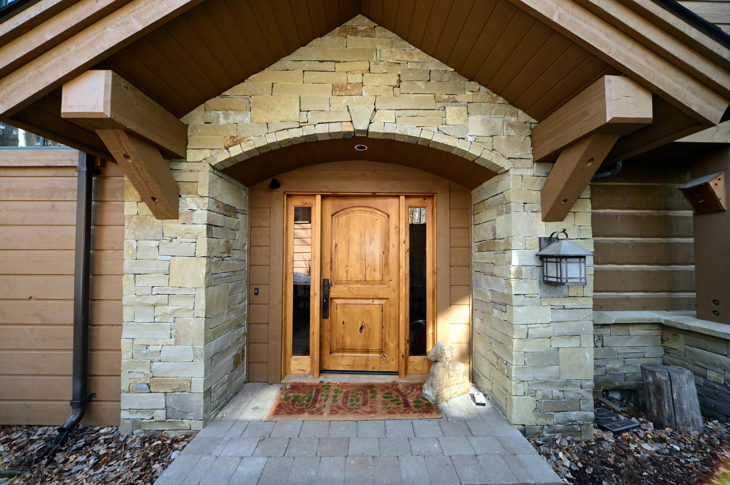 115 Lodge Lane Property Photo 2