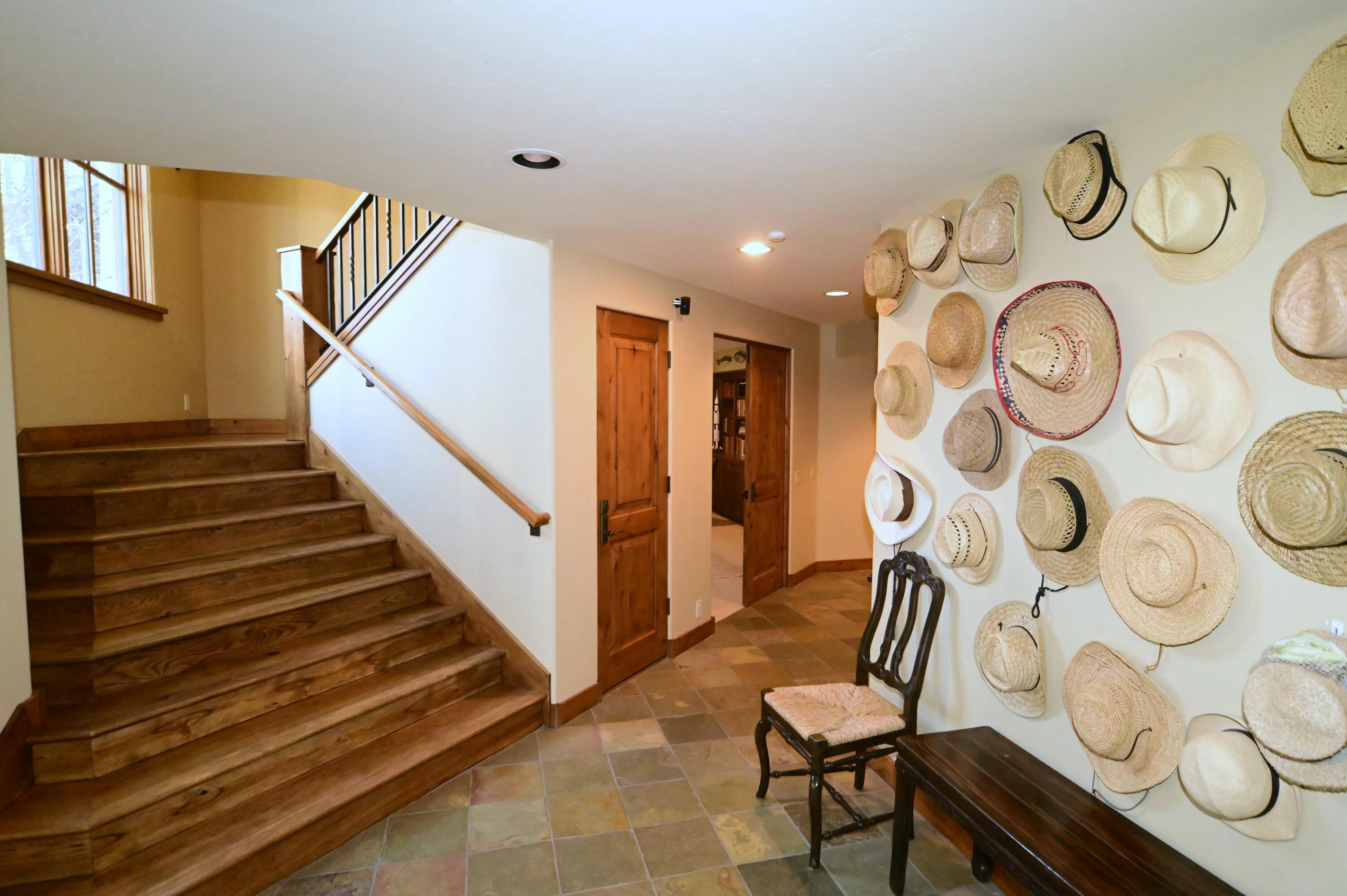 115 Lodge Lane Property Photo 3