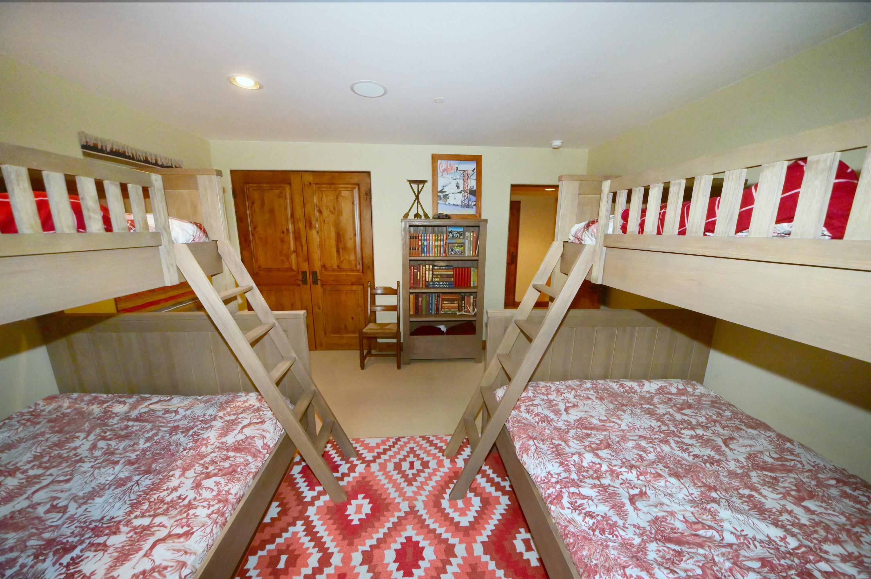 115 Lodge Lane Property Photo 31