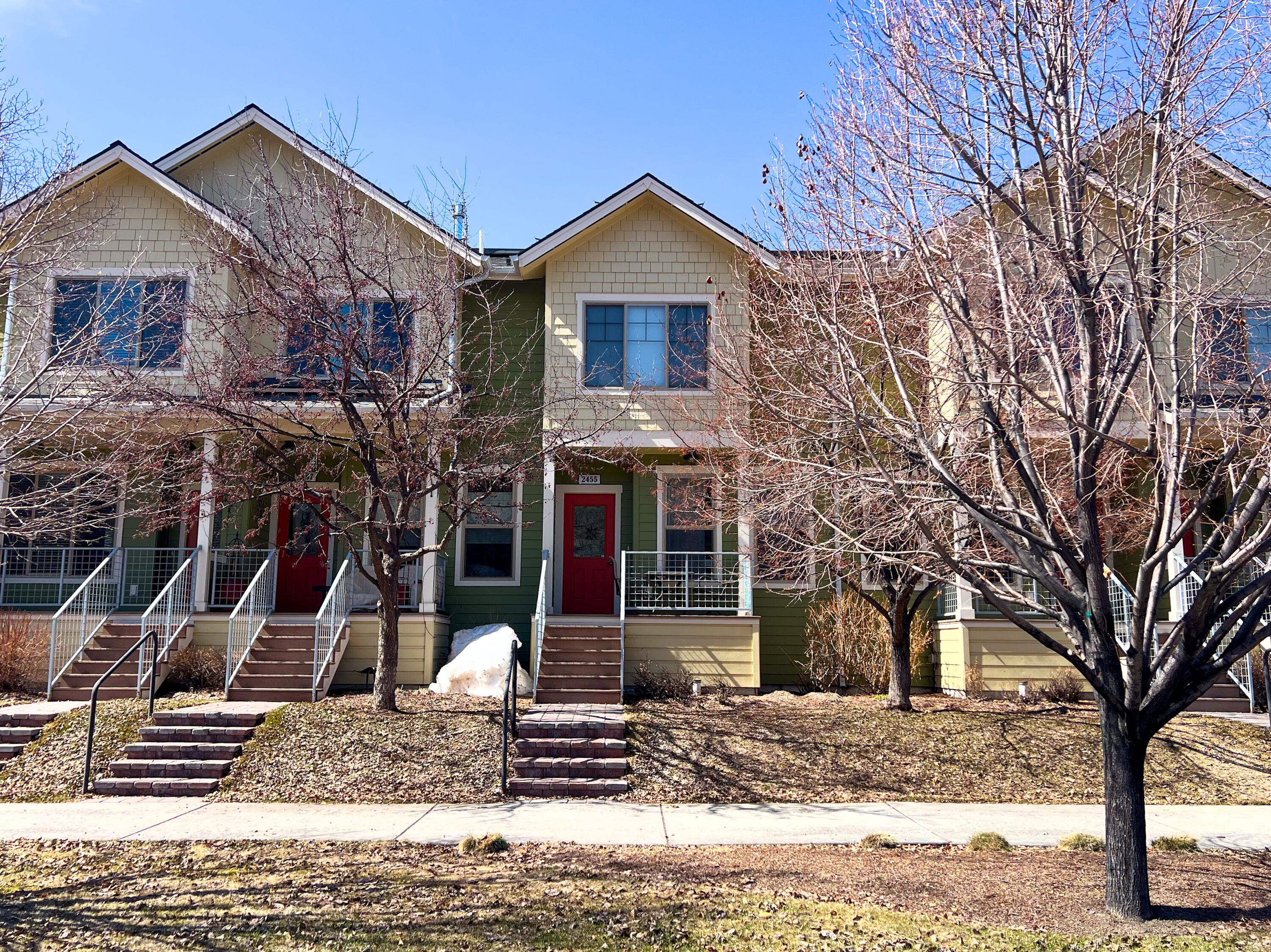 2455 Woodside Blvd Property Photo
