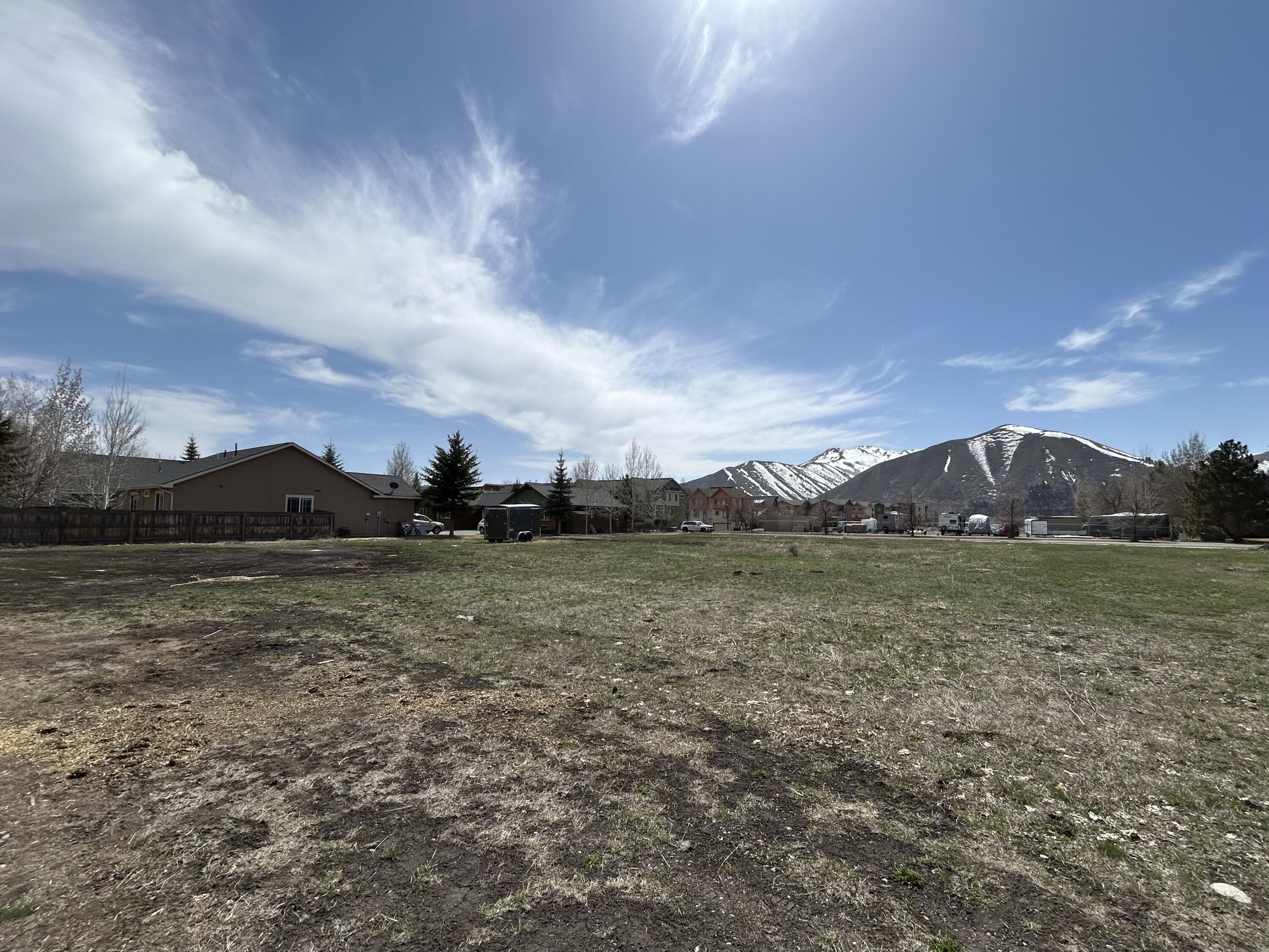 2410 Woodside Blvd Property Photo
