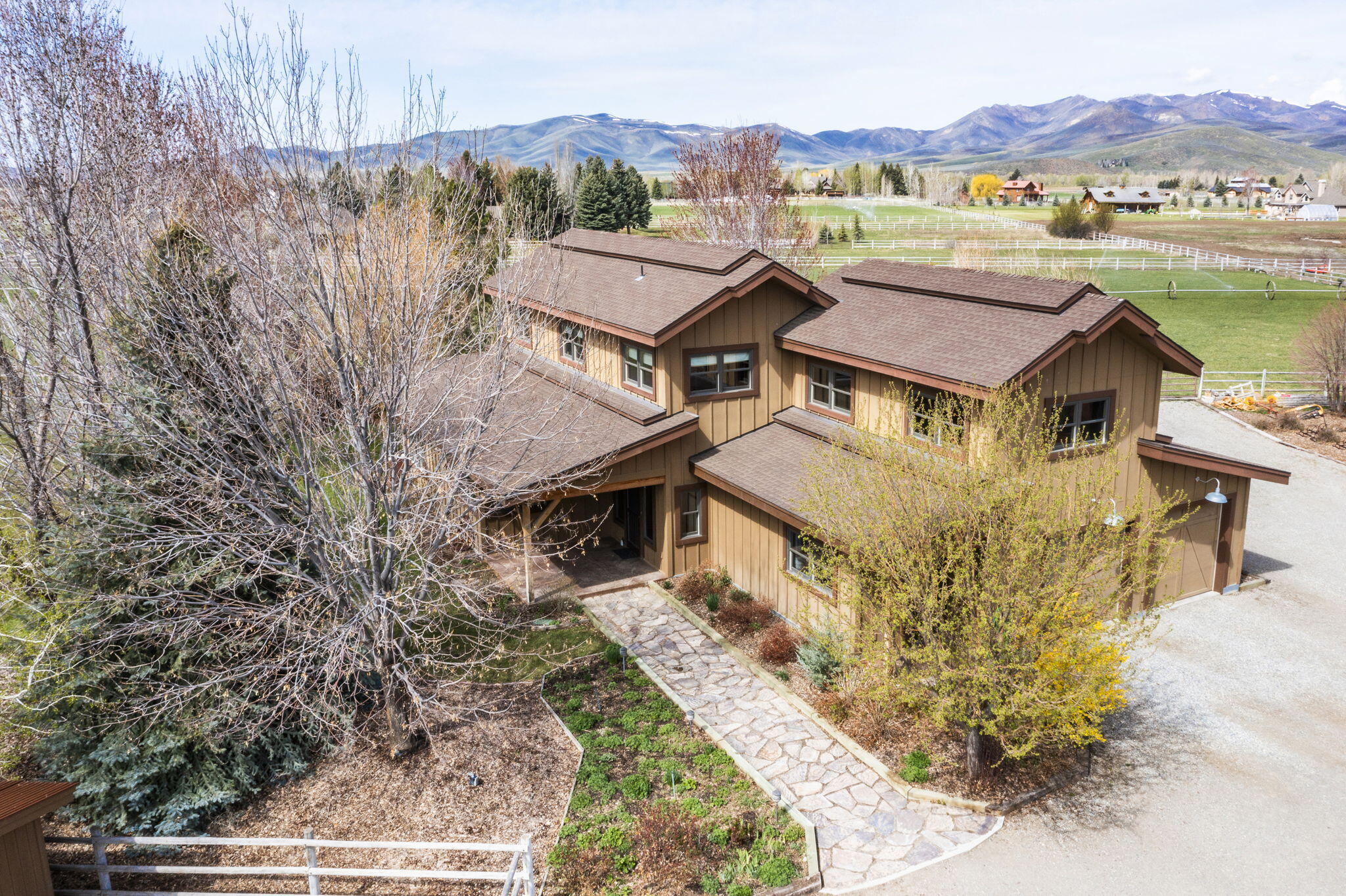 113 Equus Loop Property Photo 6