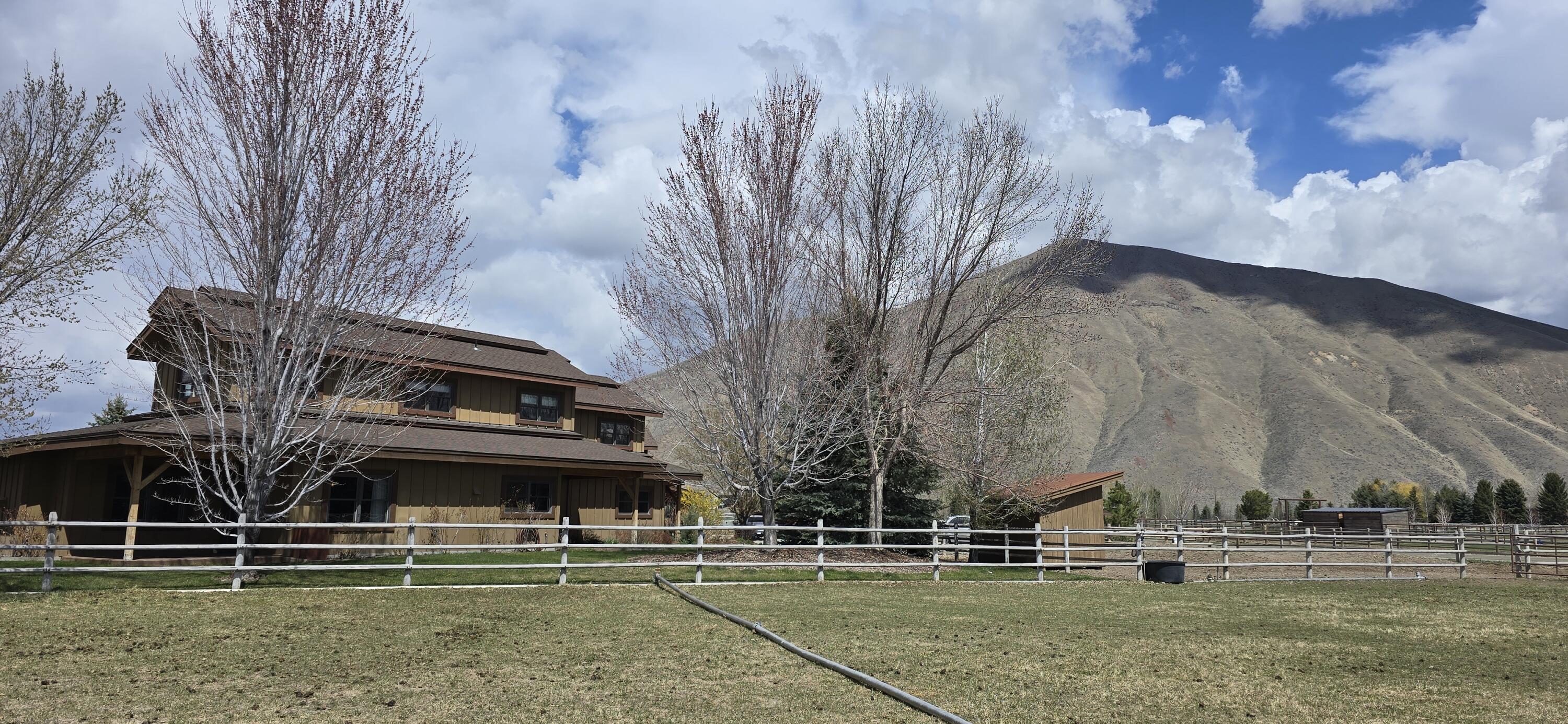 113 Equus Loop Property Photo 54