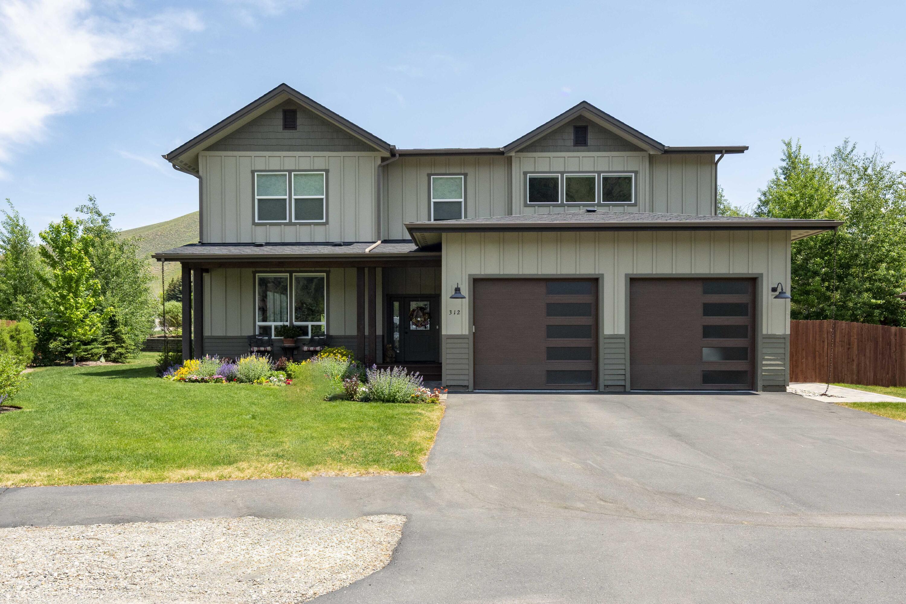 312 E Winterberry Loop Property Photo 1