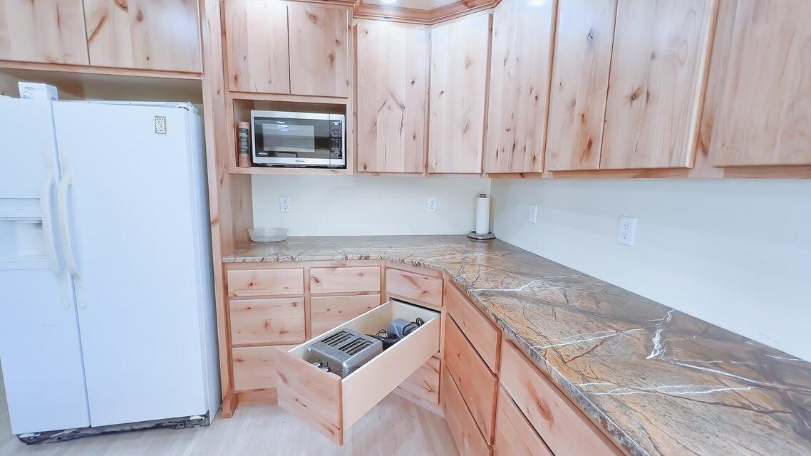 1094 E 1520 N Property Photo 11