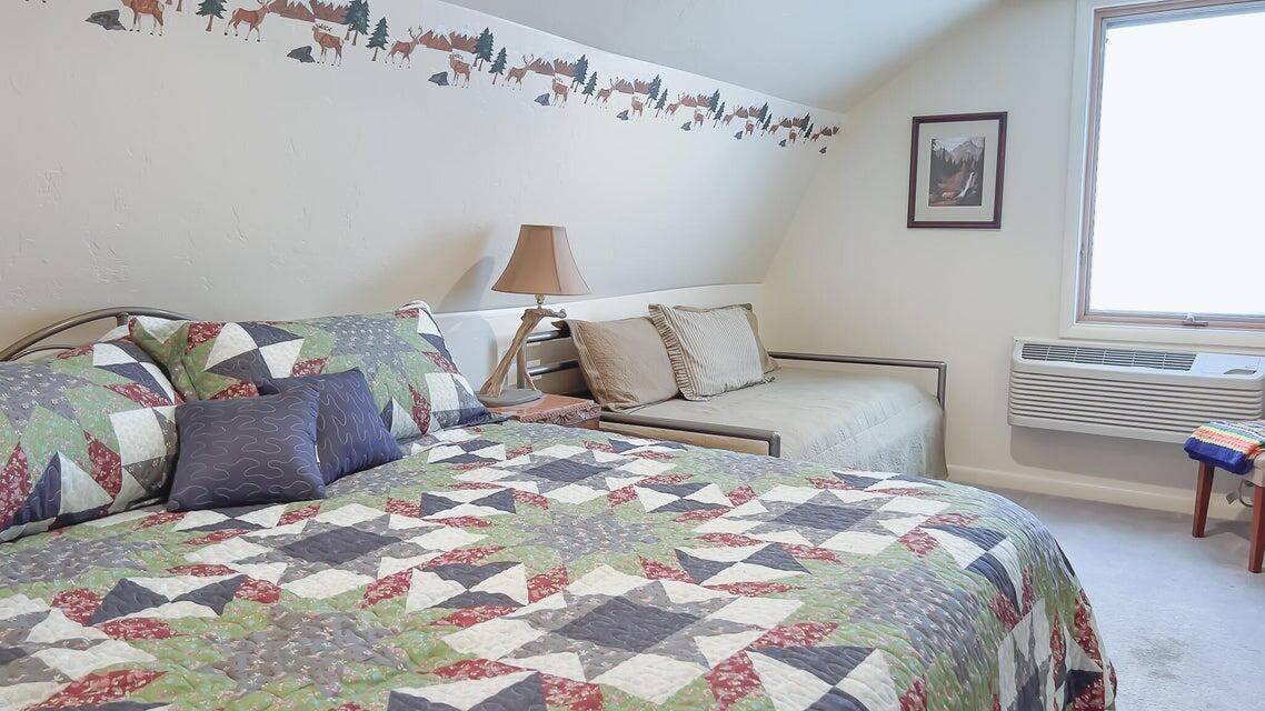 1094 E 1520 N Property Photo 27
