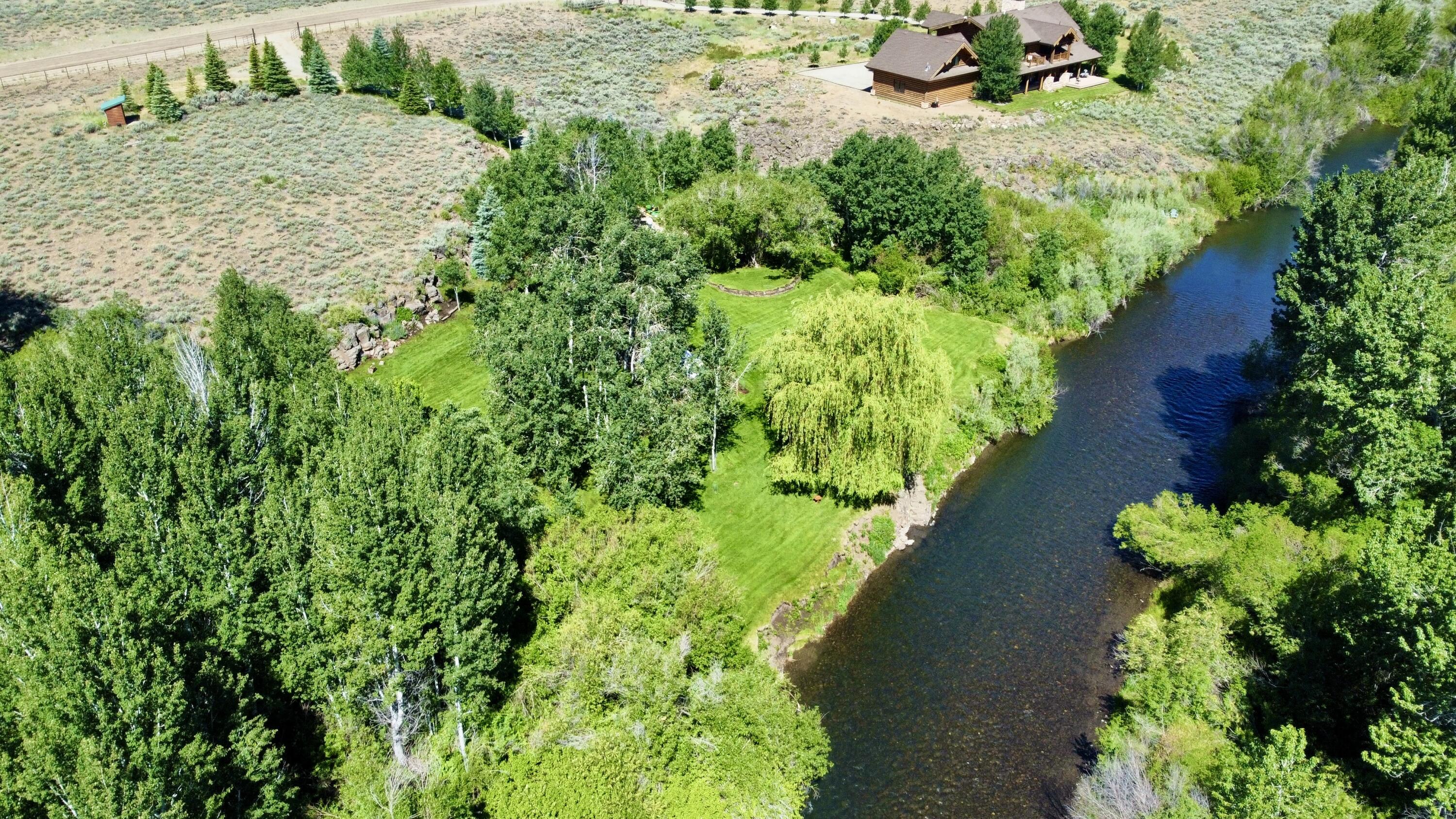 900 Little Wood Reservoir Rd Property Photo