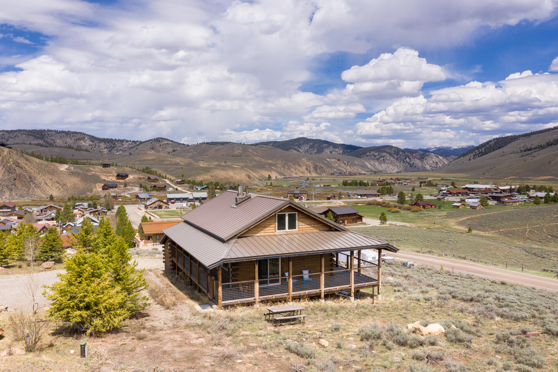 625 Hillside Lane Property Photo