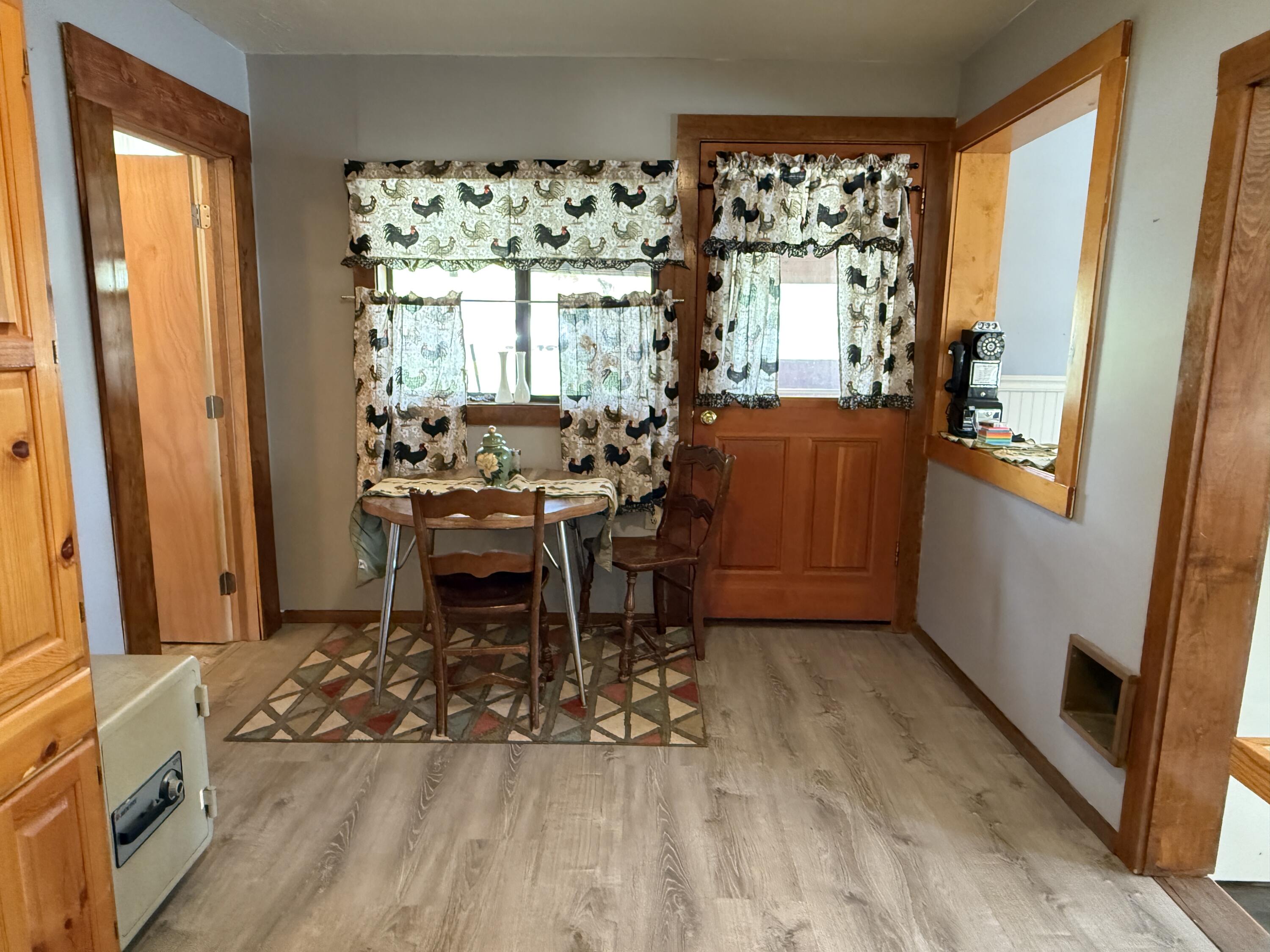 109 Elm St Property Photo 8