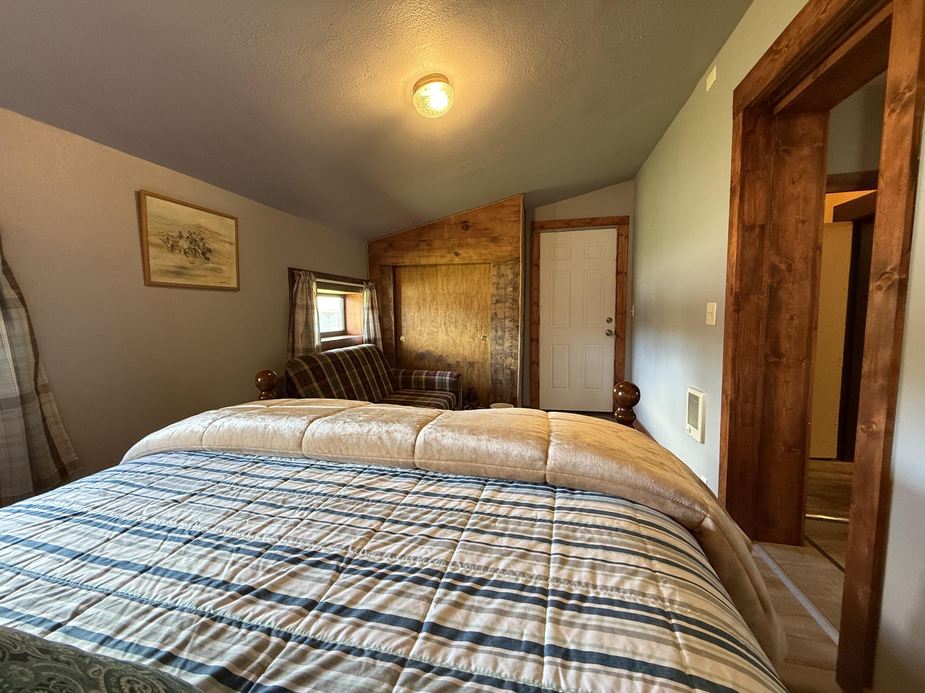109 Elm St Property Photo 11