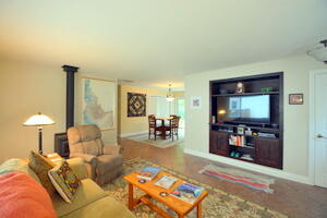 530 Eureka Dr Property Photo 6