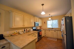 530 Eureka Dr Property Photo 7