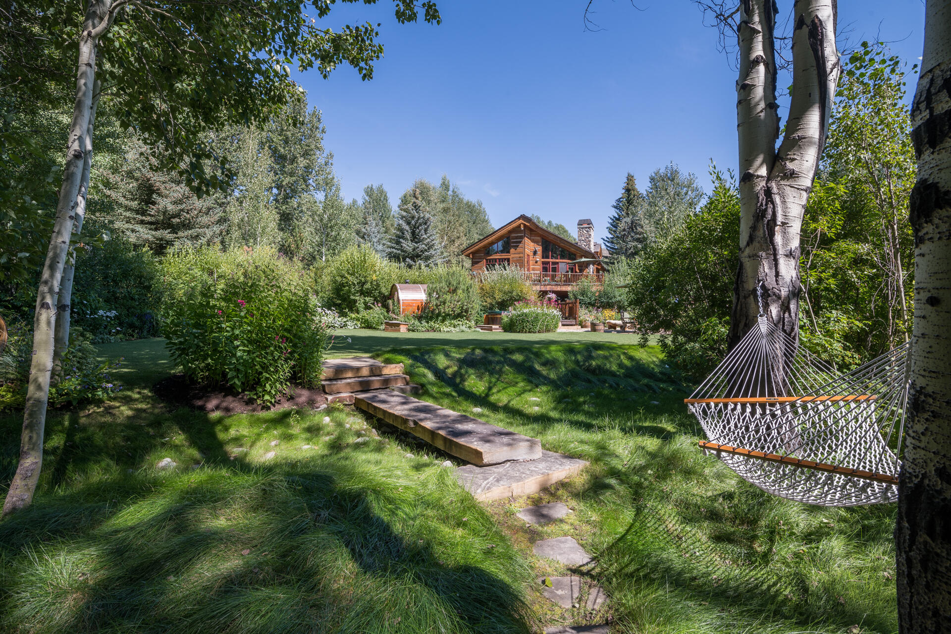 225 Eagle Creek Loop Property Photo 1