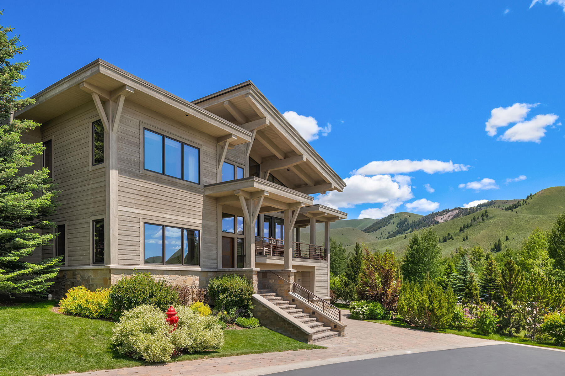 19 Cloud Nine Dr Property Photo 1