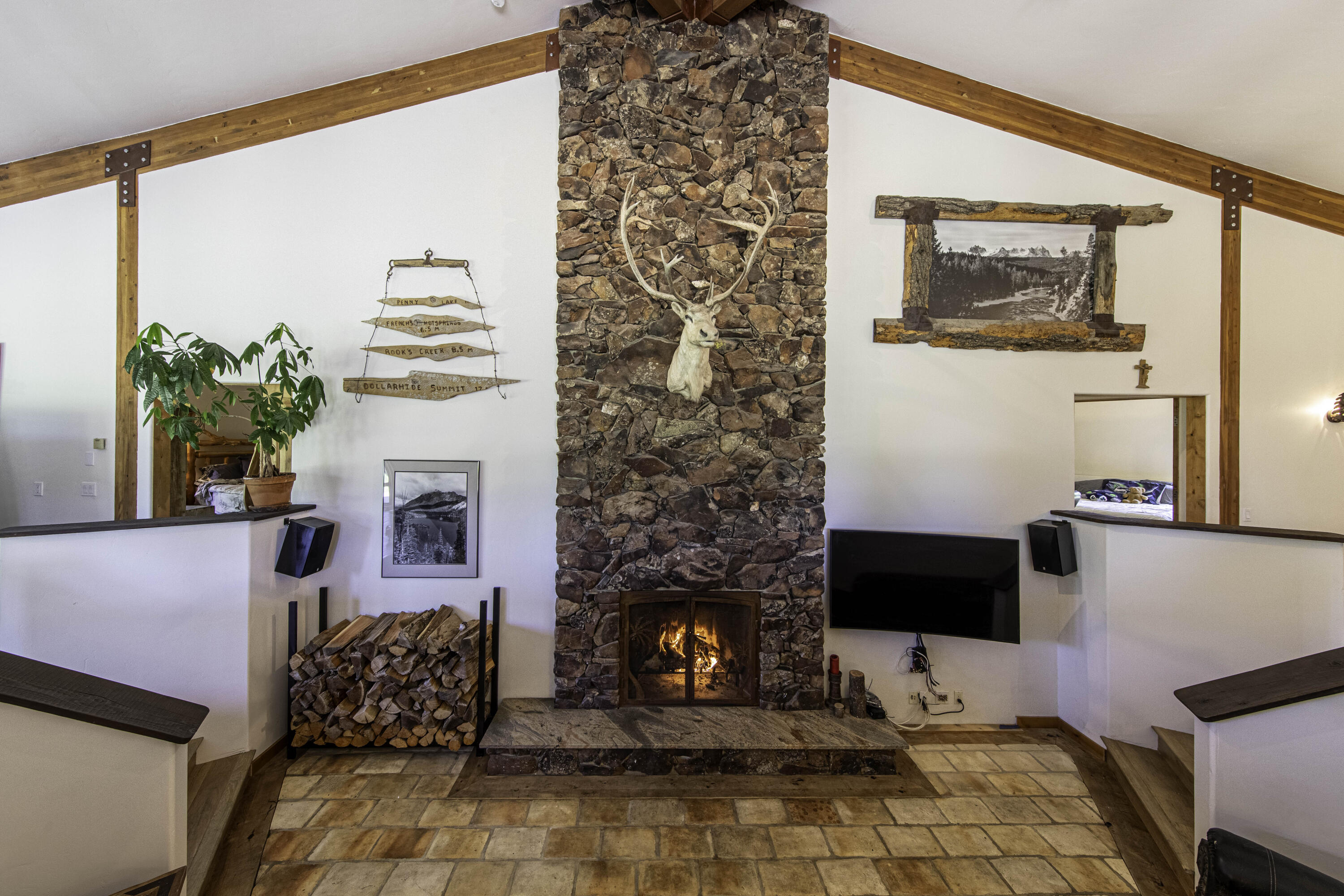 109 N Colorado Gulch Rd Property Photo 10