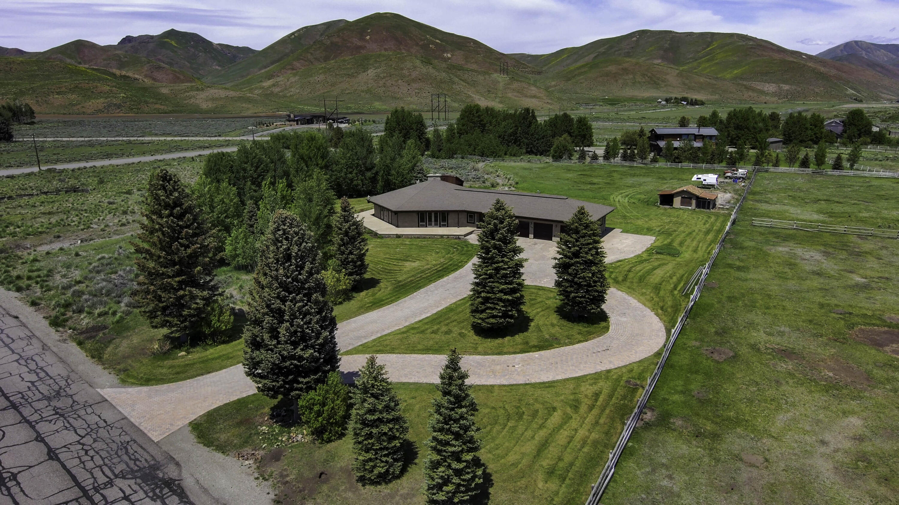 109 N Colorado Gulch Rd Property Photo 24