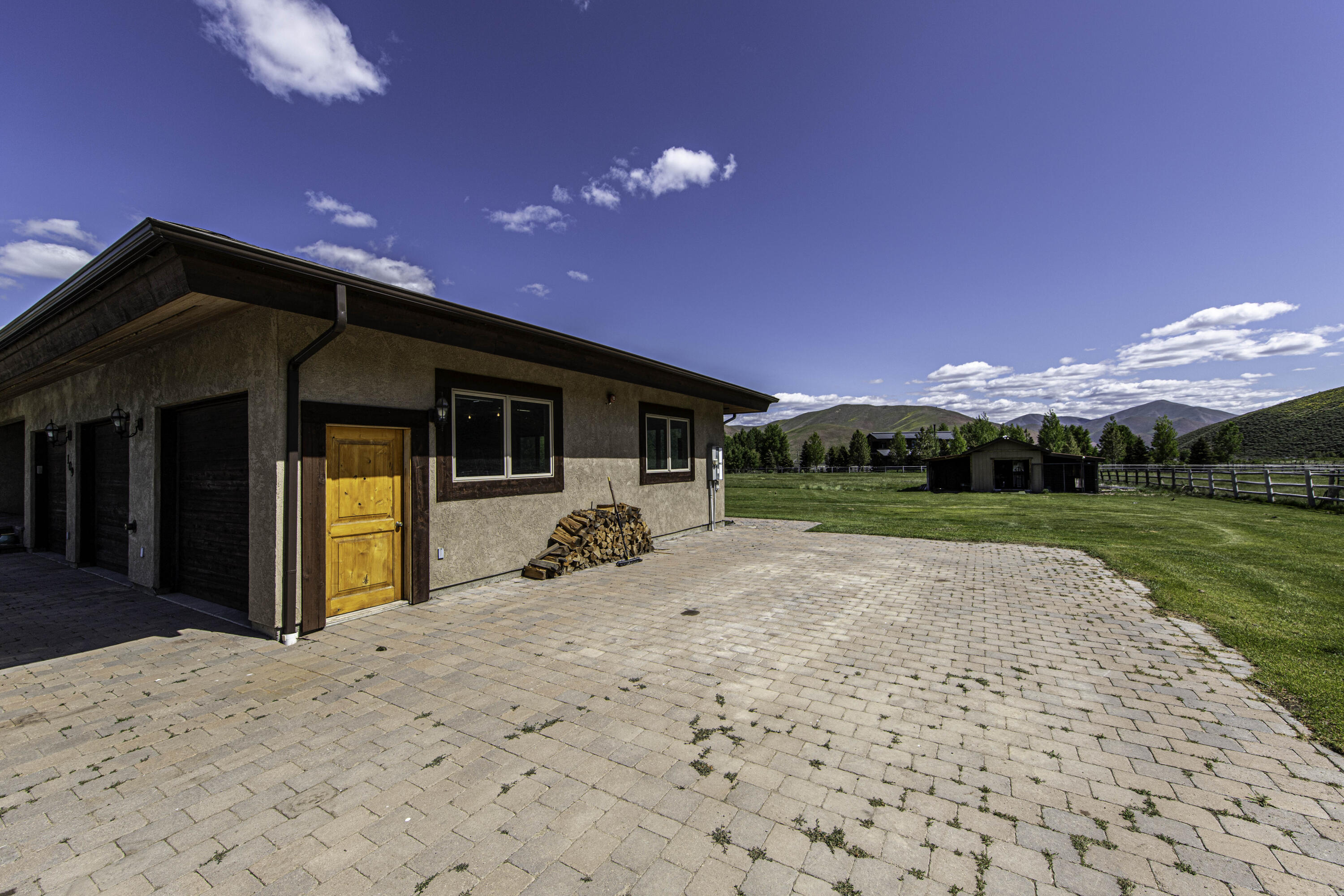 109 N Colorado Gulch Rd Property Photo 32